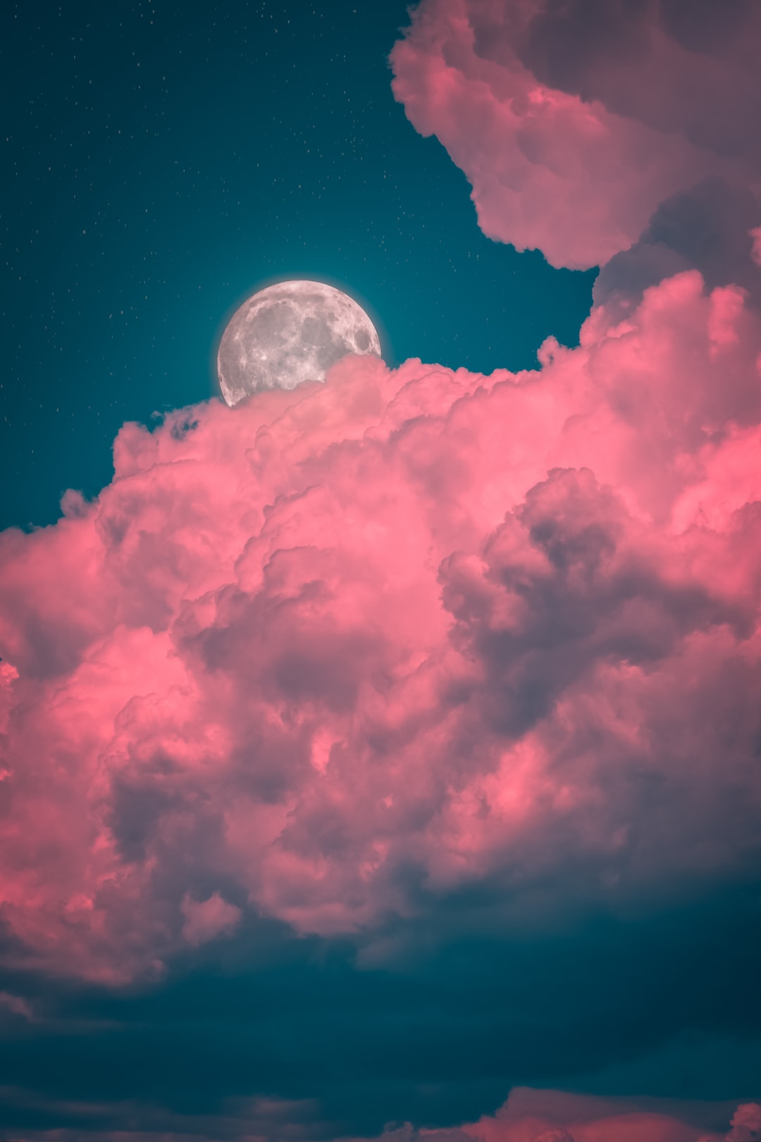 4K Moon Clouds Night City View Wallpapers