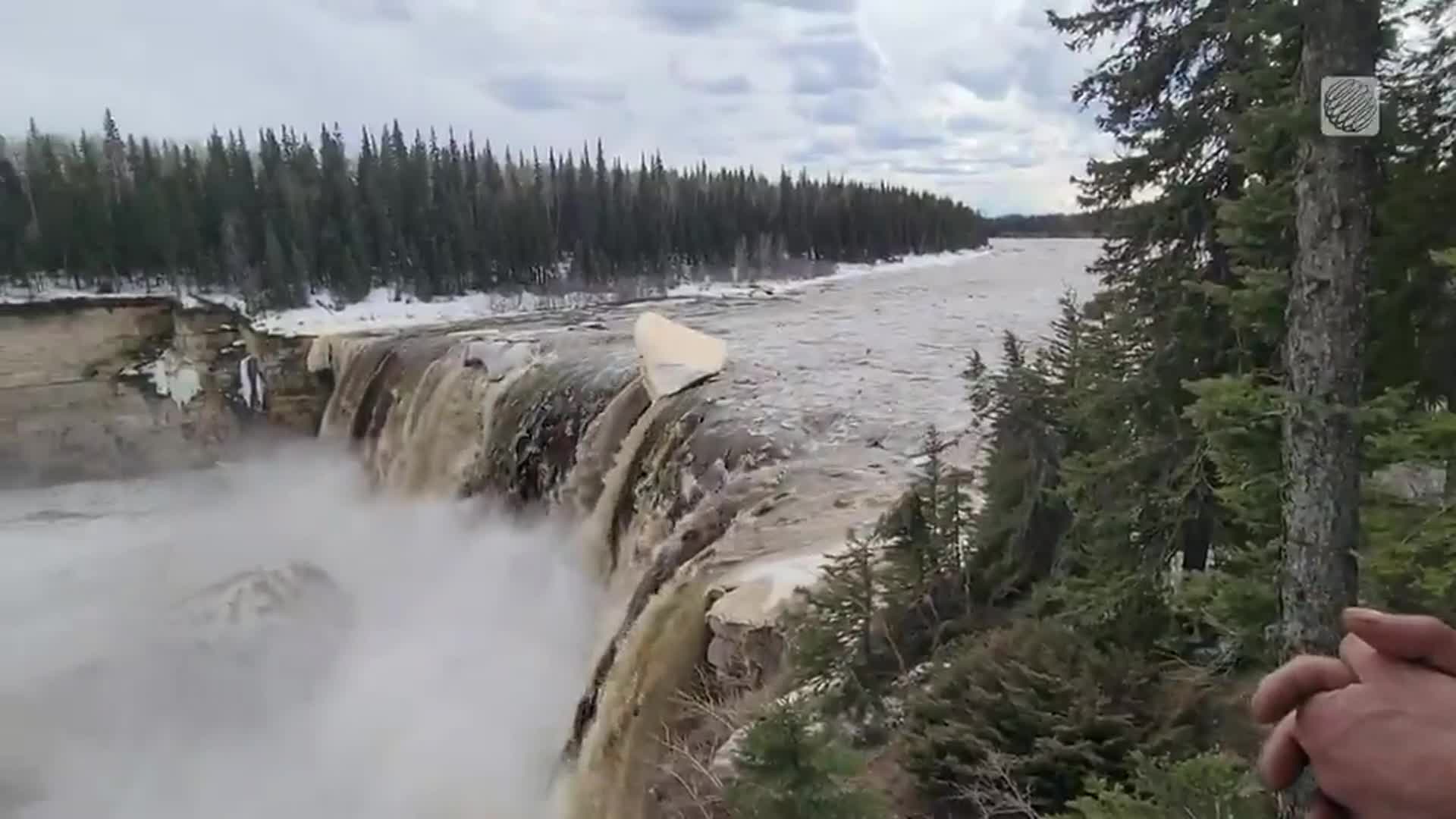 Alexandra Falls Wallpapers