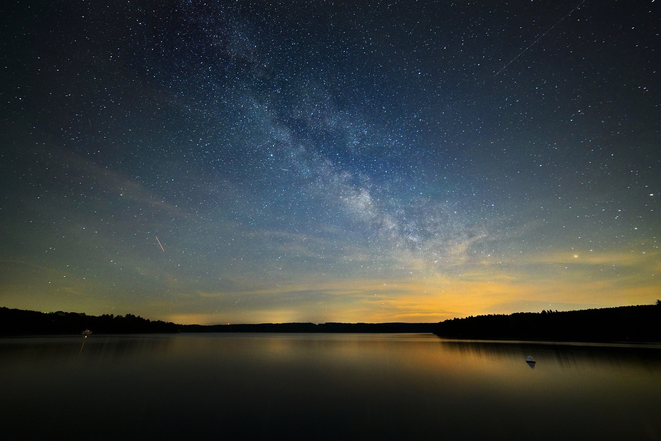 Amazing Milky Way At Lakside Wallpapers