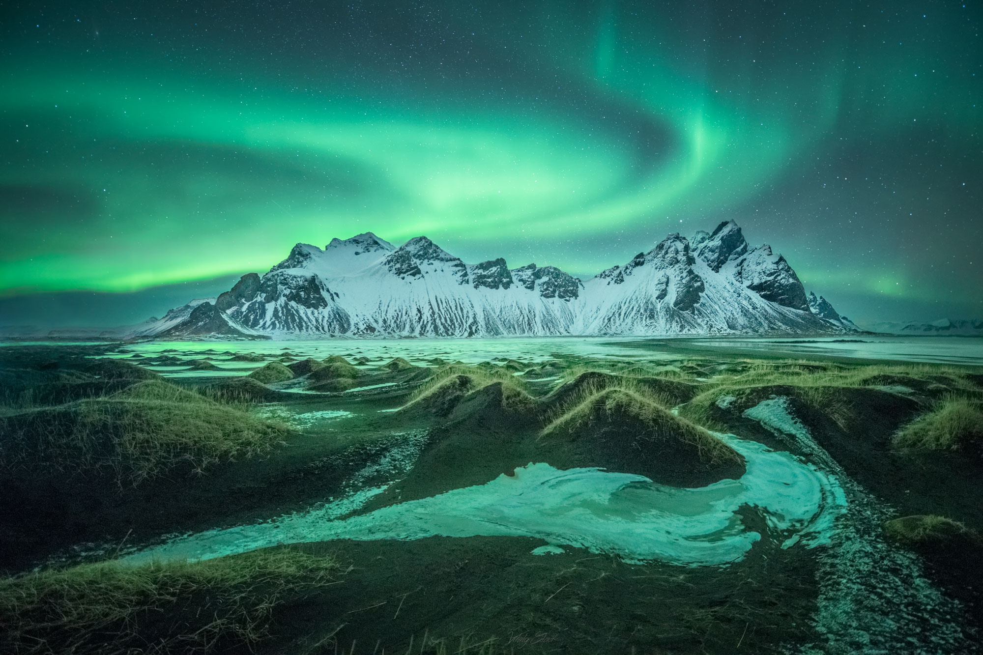 Aurora Borealis And Mountain Wallpapers