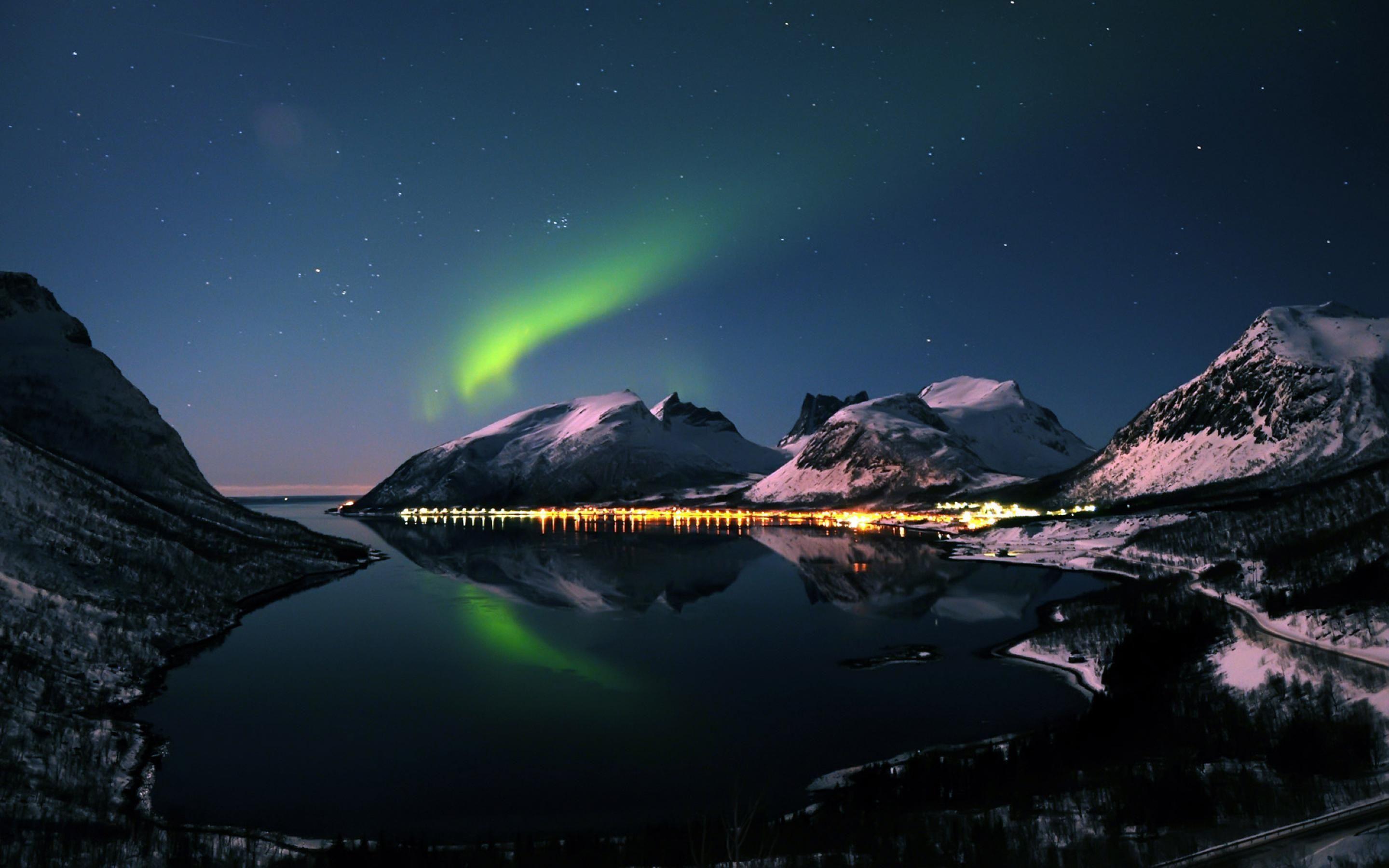 Aurora Borealis Hd Night Reflection Wallpapers