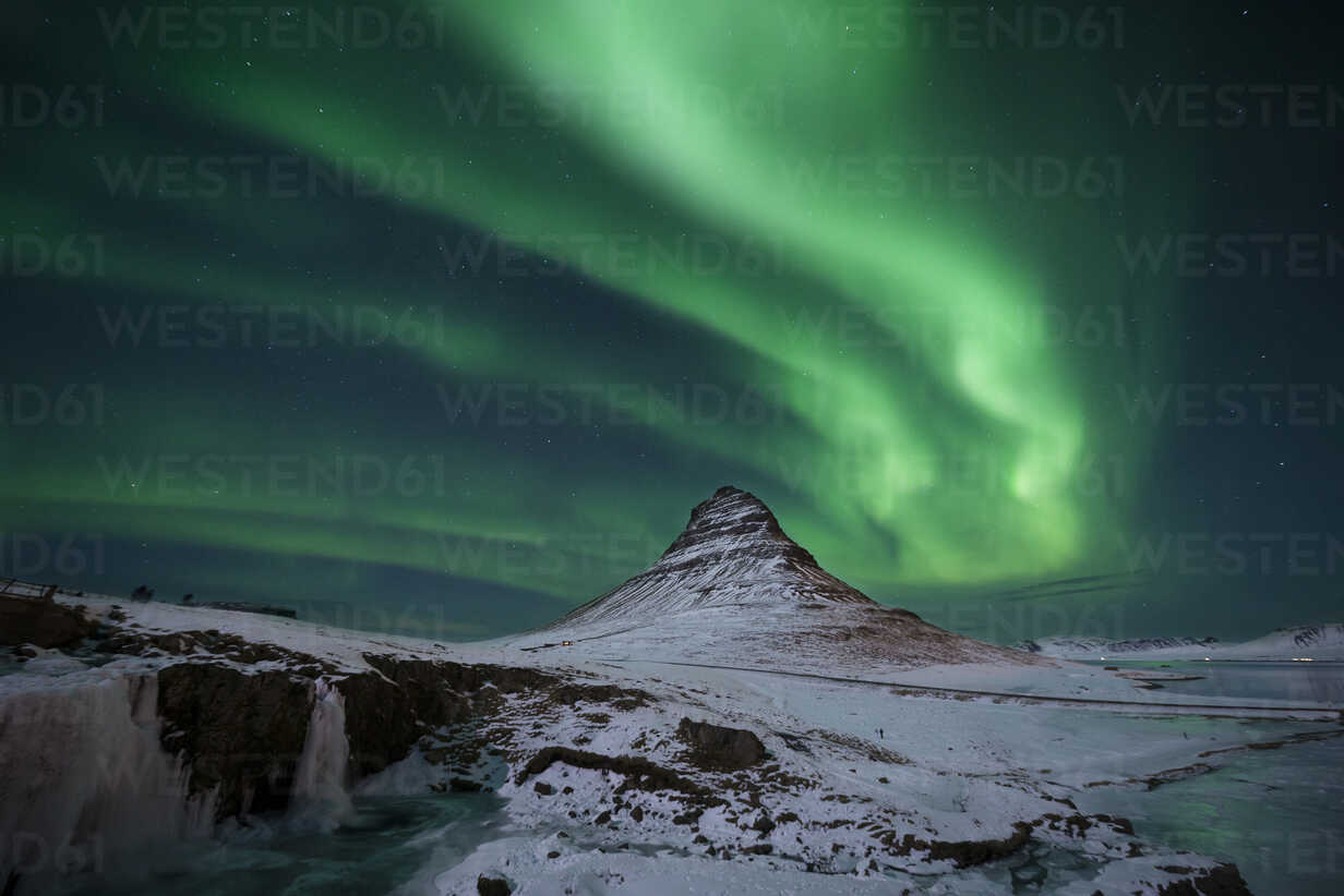 Aurora Borealis Kirkjufell Iceland Wallpapers