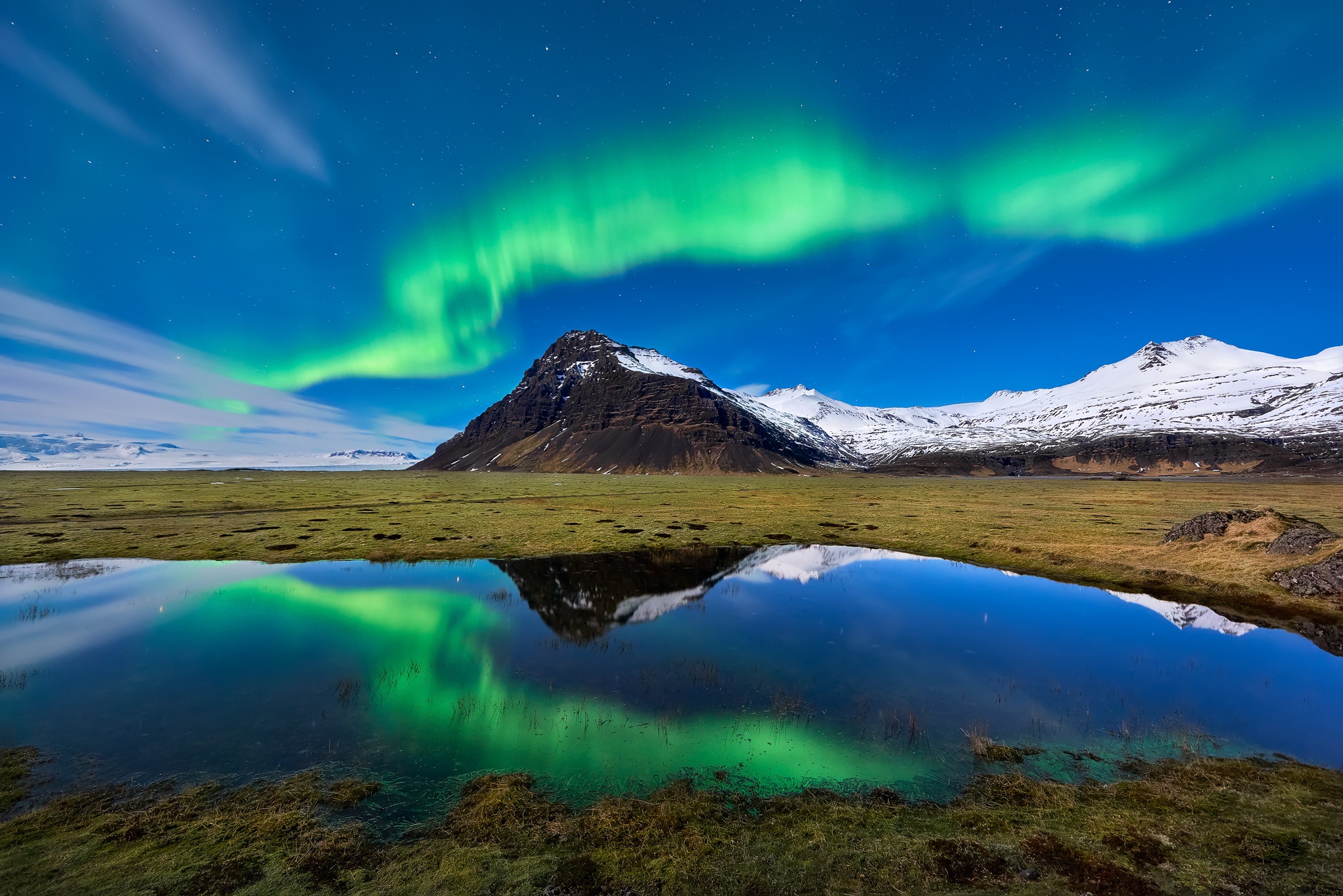 Aurora Borealis Mountain Reflection Wallpapers