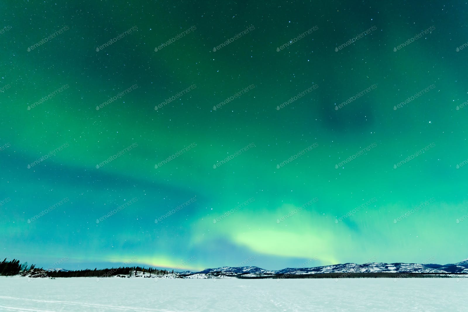 Aurora Borealis Over Winter Lake Wallpapers