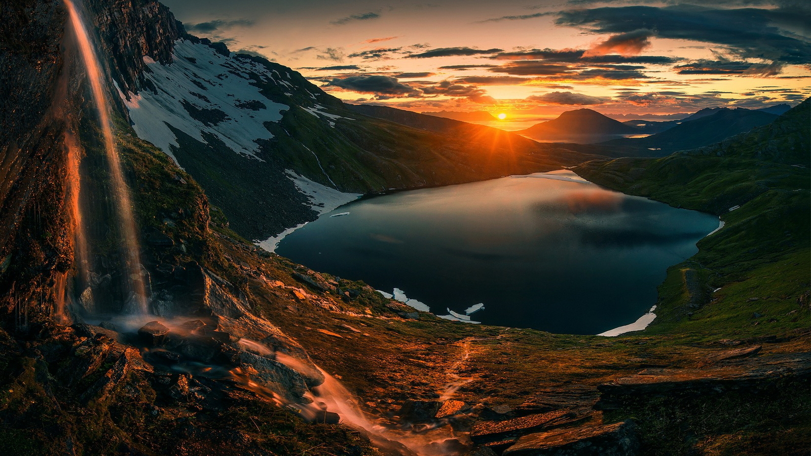 Beautiful 4K Mountain In Sunset Wallpapers