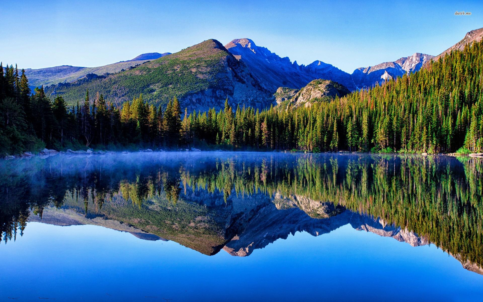 Beautiful Lakeside Mountains Wallpapers