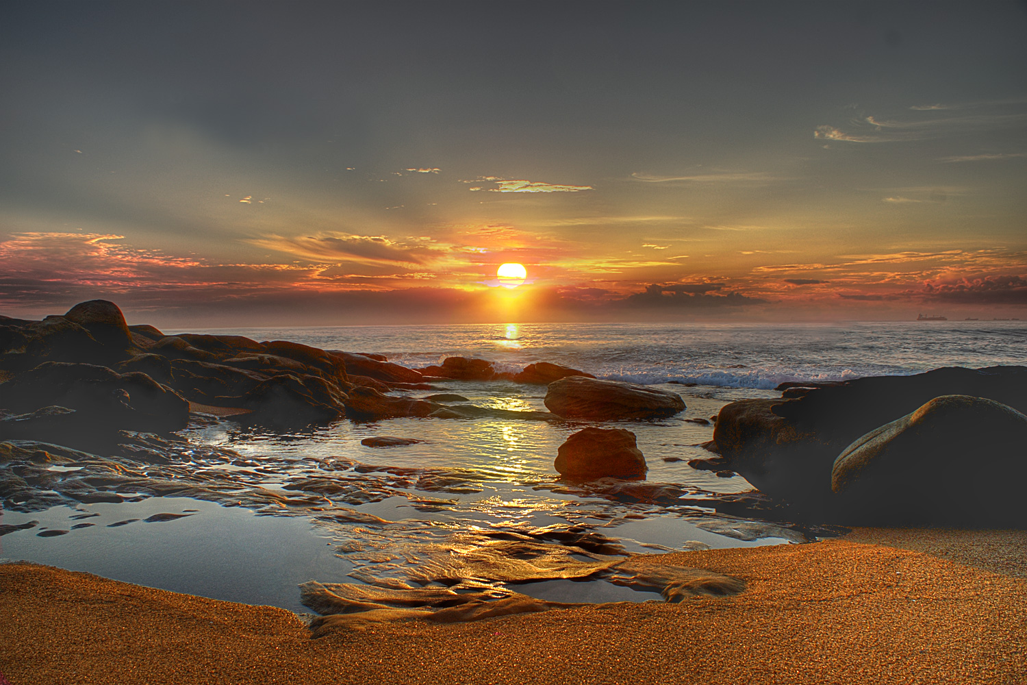 Beautiful Sunset In Horizon Ocean Wallpapers