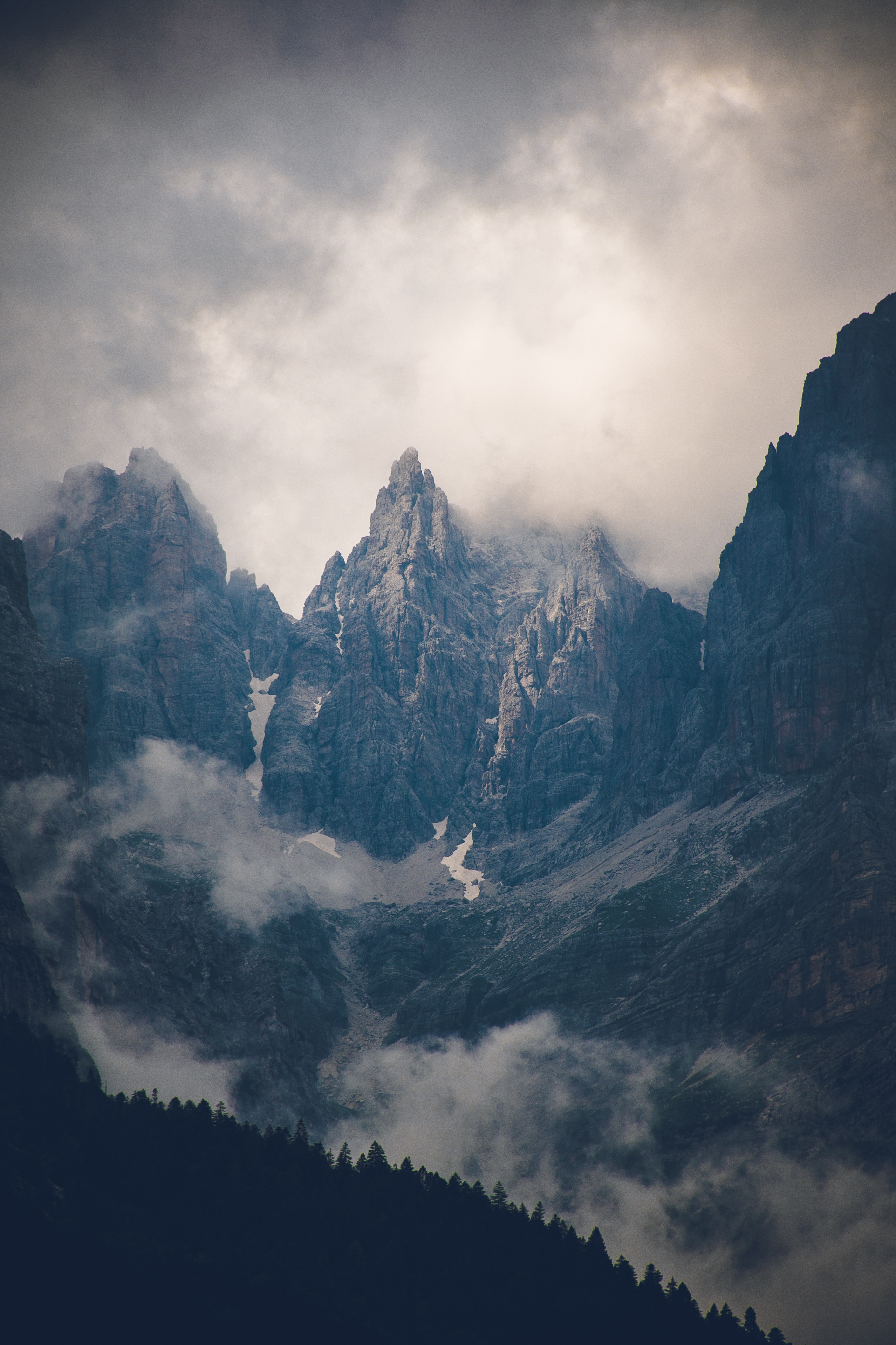 Cloudy Mountains Wallpapers
