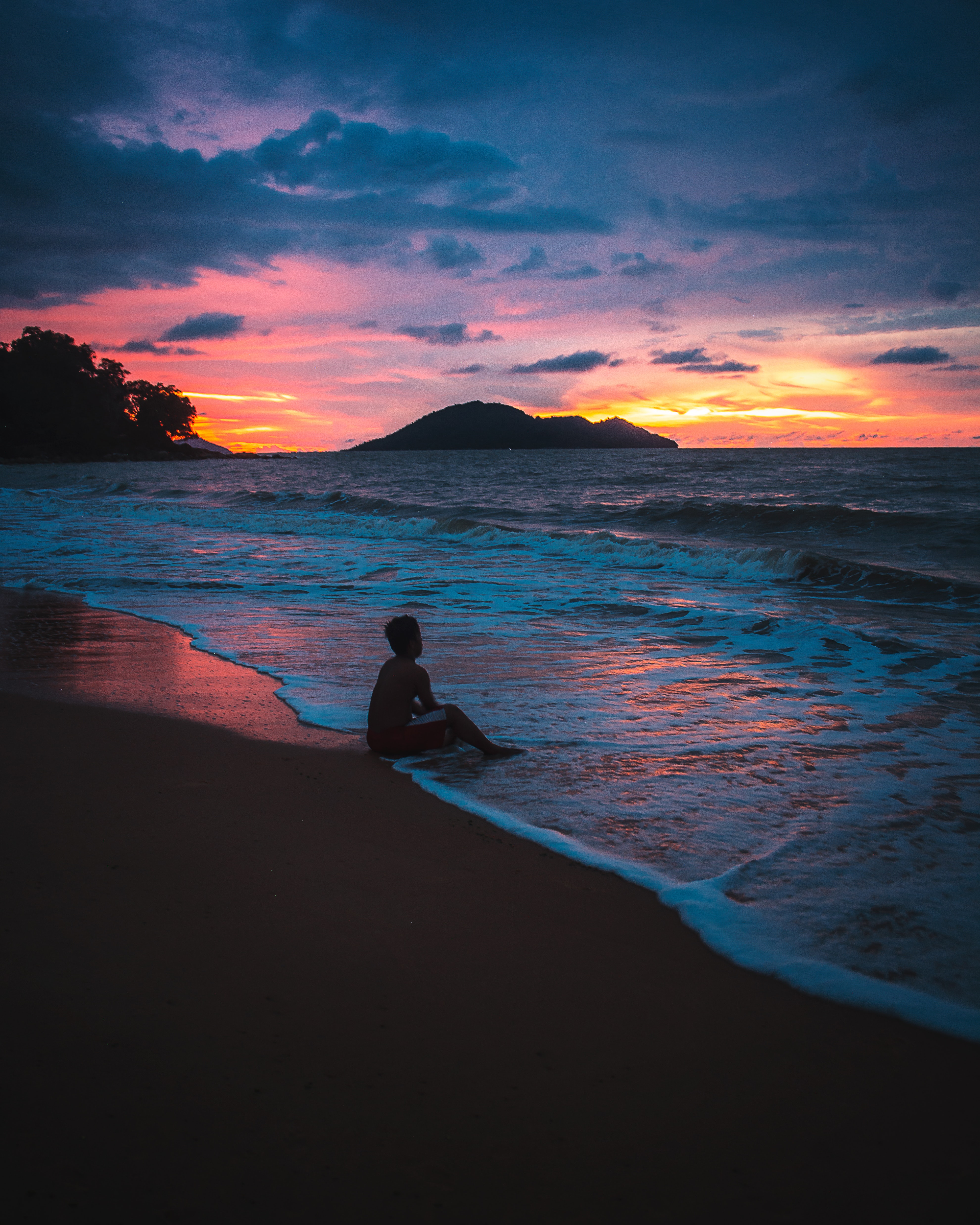 Dark Evening Blue Cloudy Alone Boat In Ocean Wallpapers