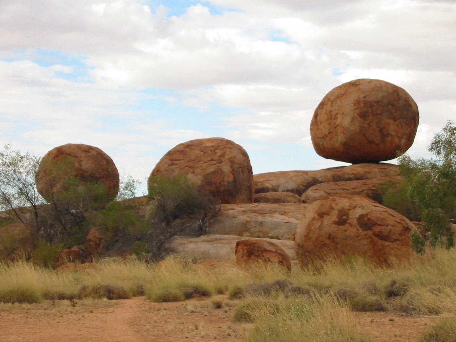 Devils Marbles Wallpapers