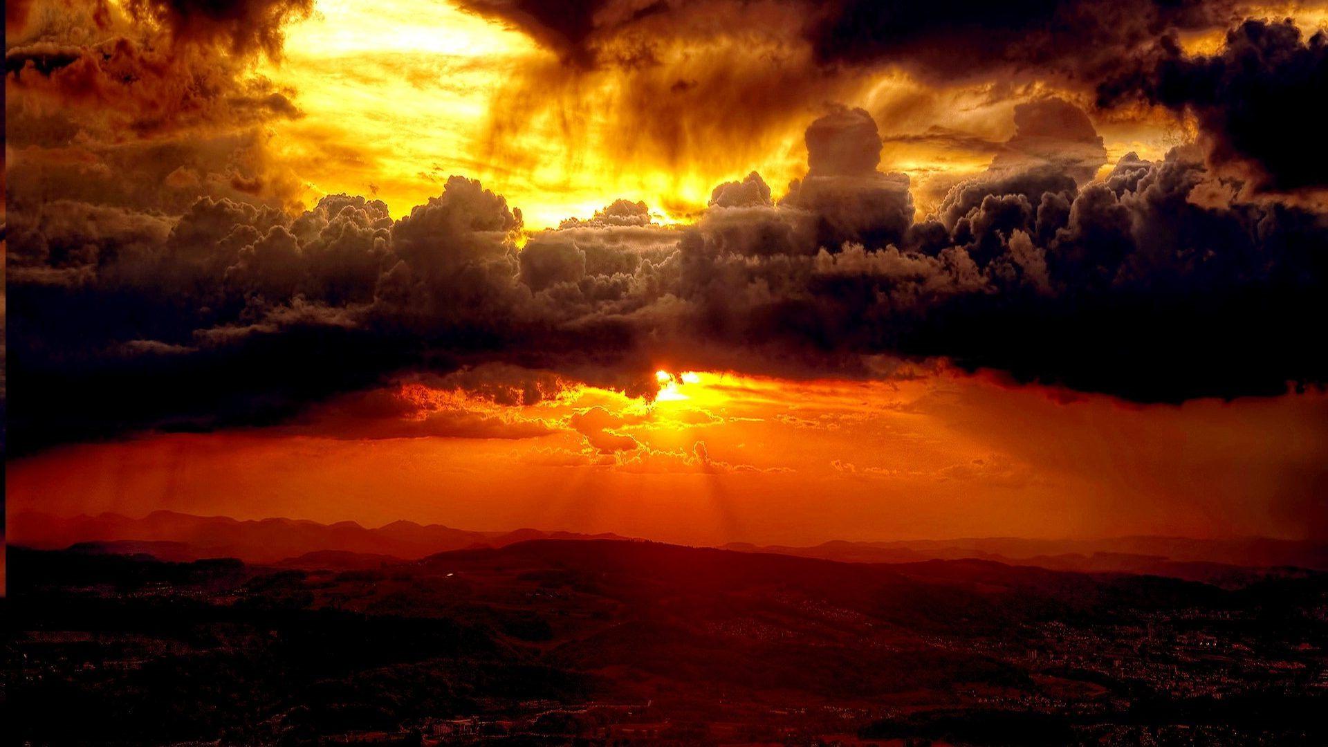 Dusky Cloudy Sunset Wallpapers