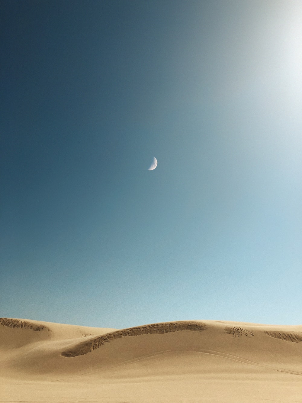 Eclipse At Desert Wallpapers