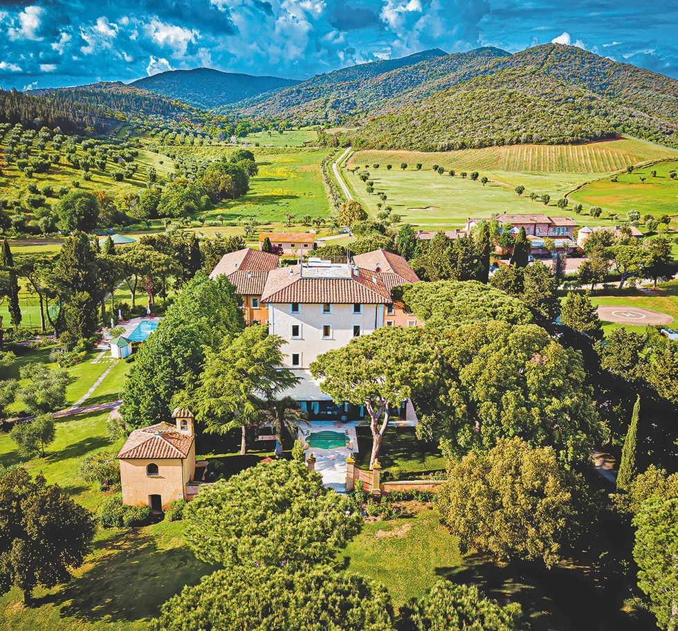 Europe Italy'S Tuscany Summer  Hills Field With House Wallpapers