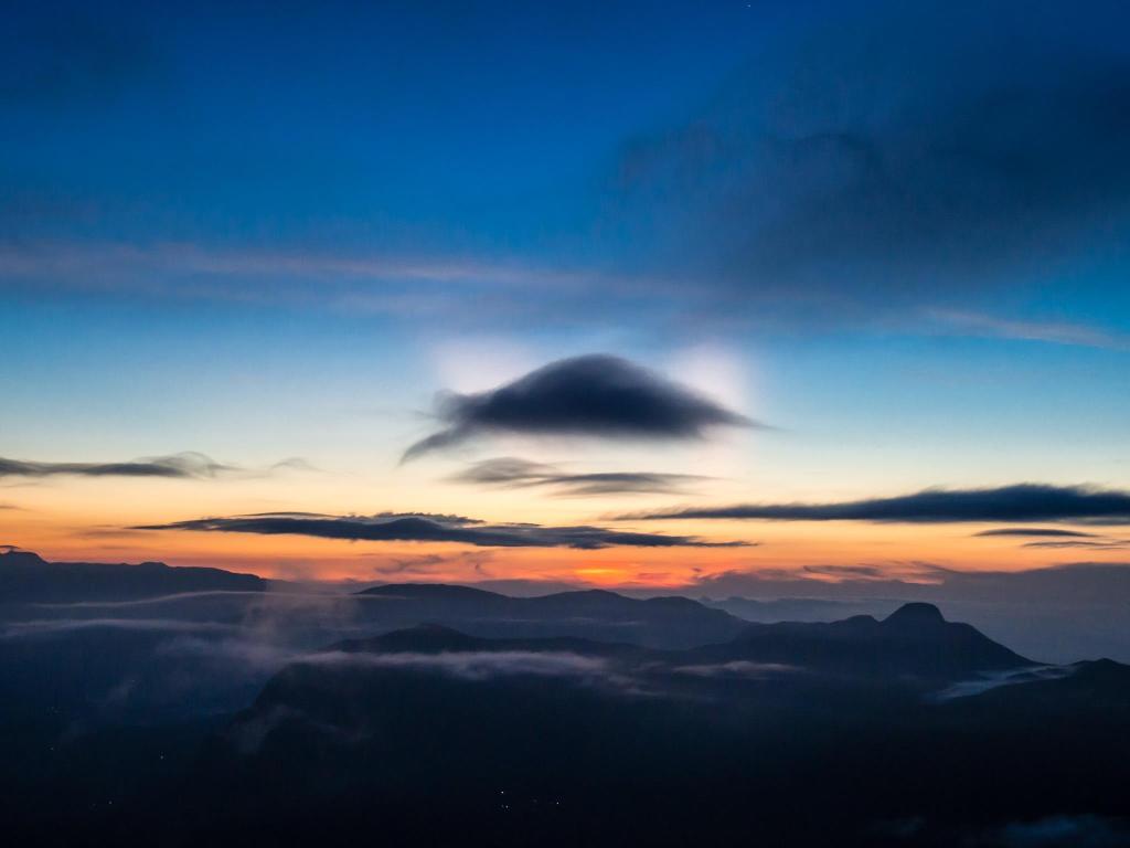 Full Moon Evening In Adam'S Peak Wallpapers