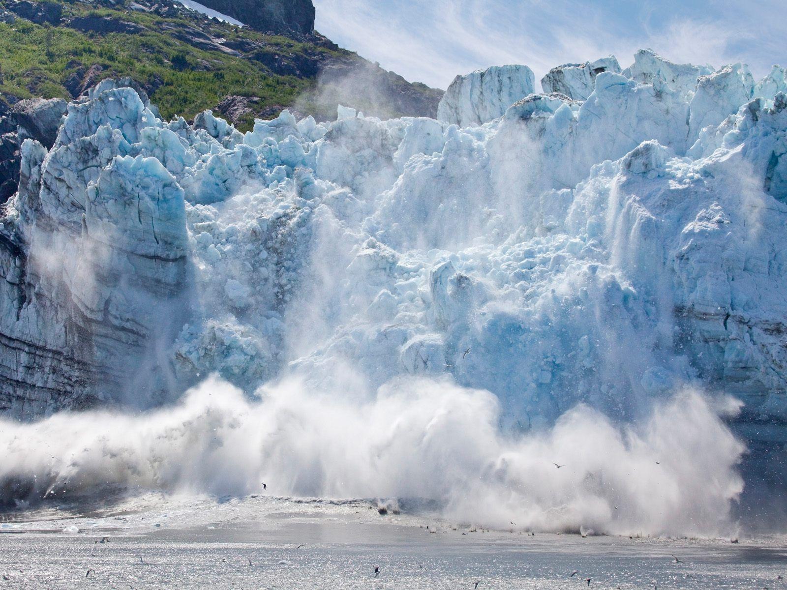 Galcier Bay At Alaska Wallpapers