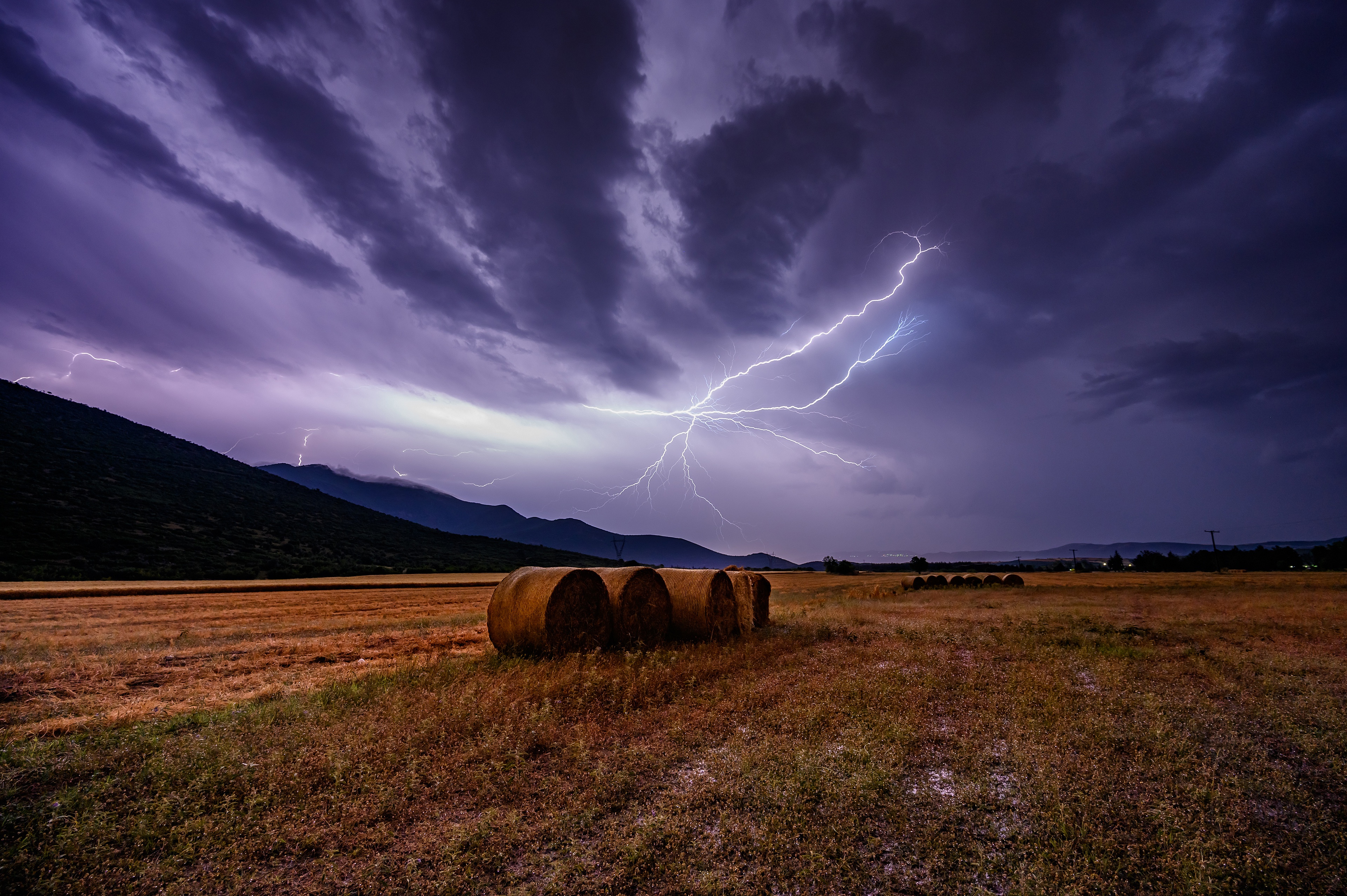 Haystack 4K Field Wallpapers