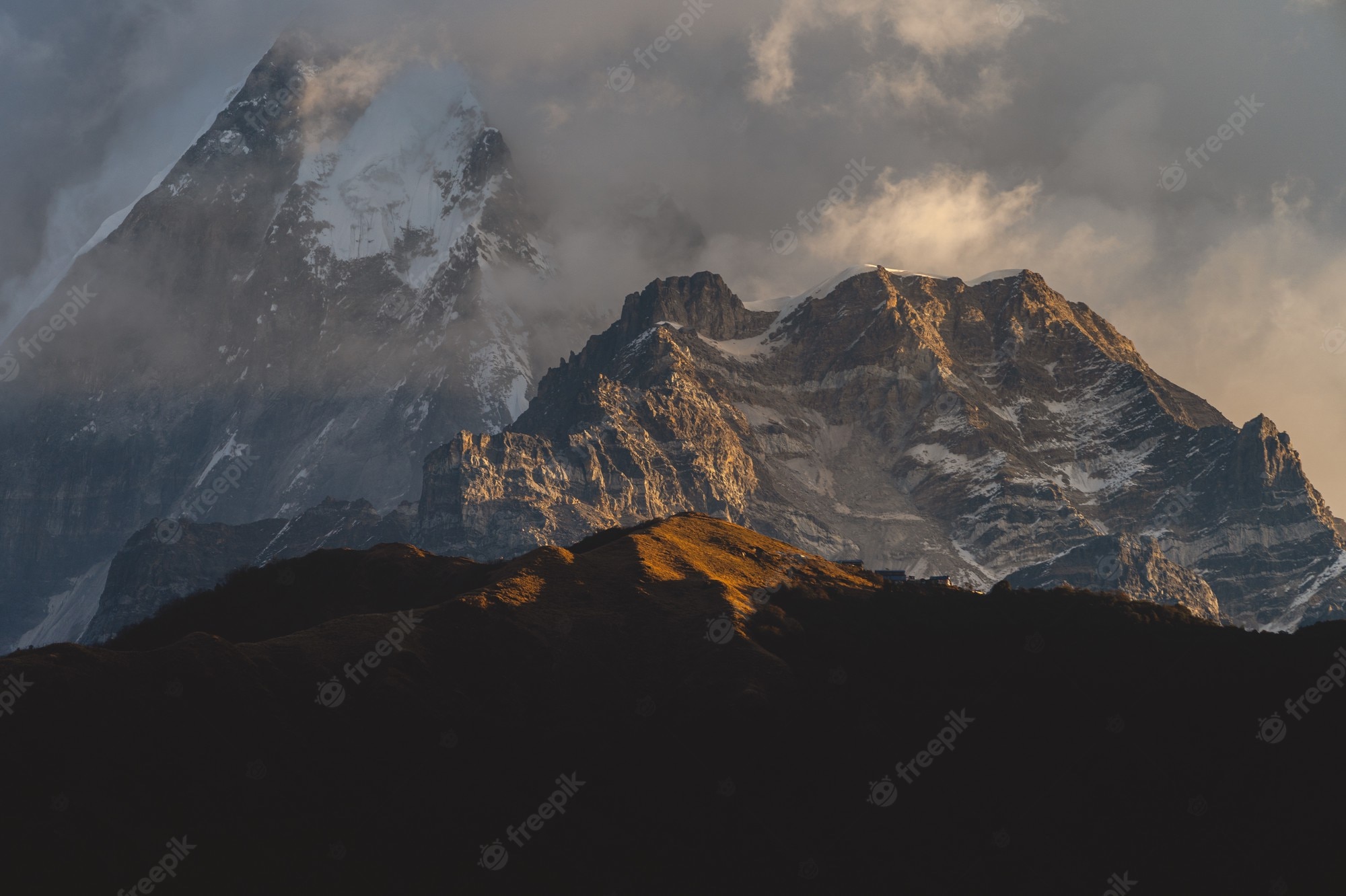 Himalayas Cloudy Mountains Top Wallpapers