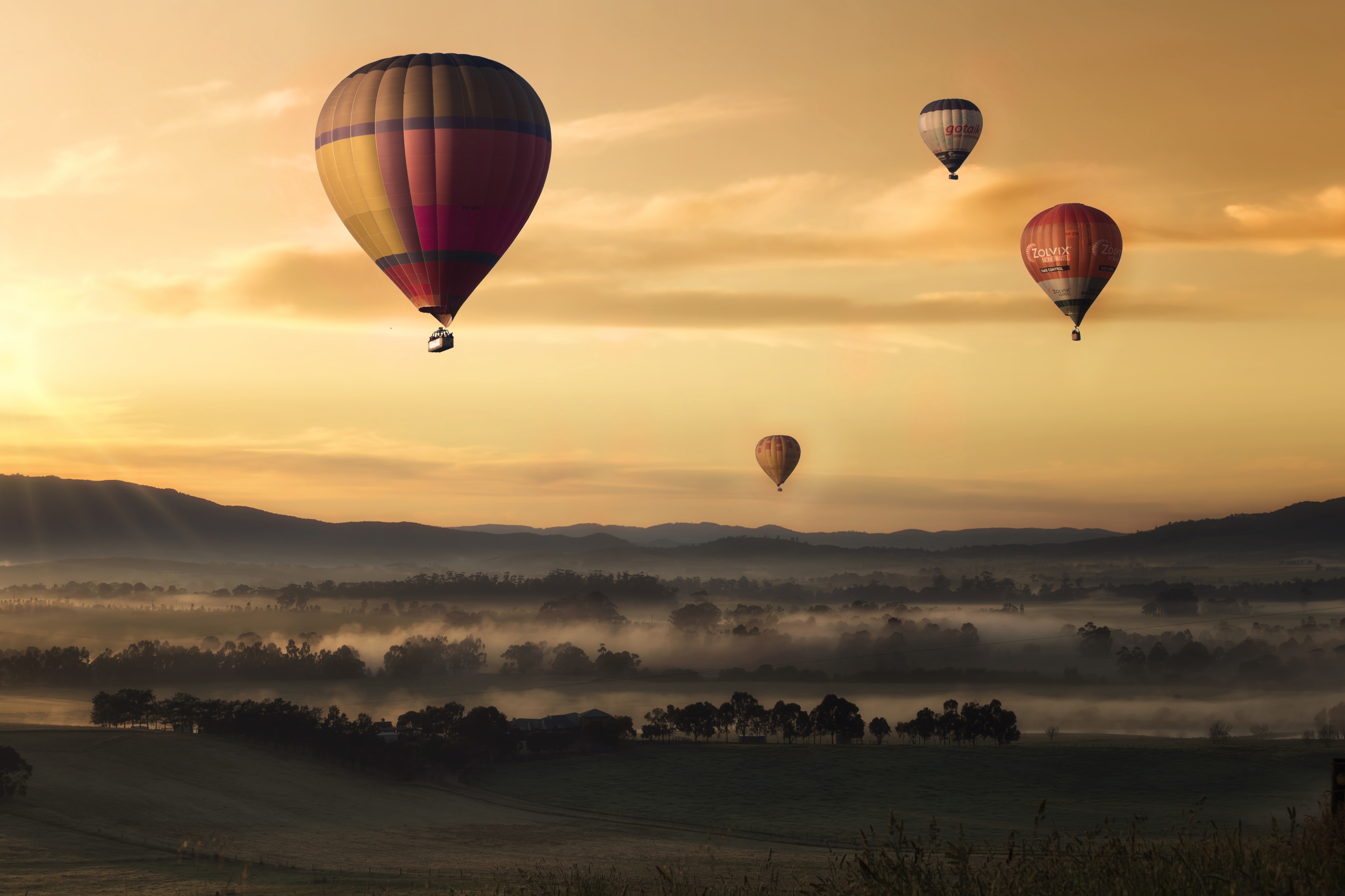 Hot Air Balloons In Sky Wallpapers