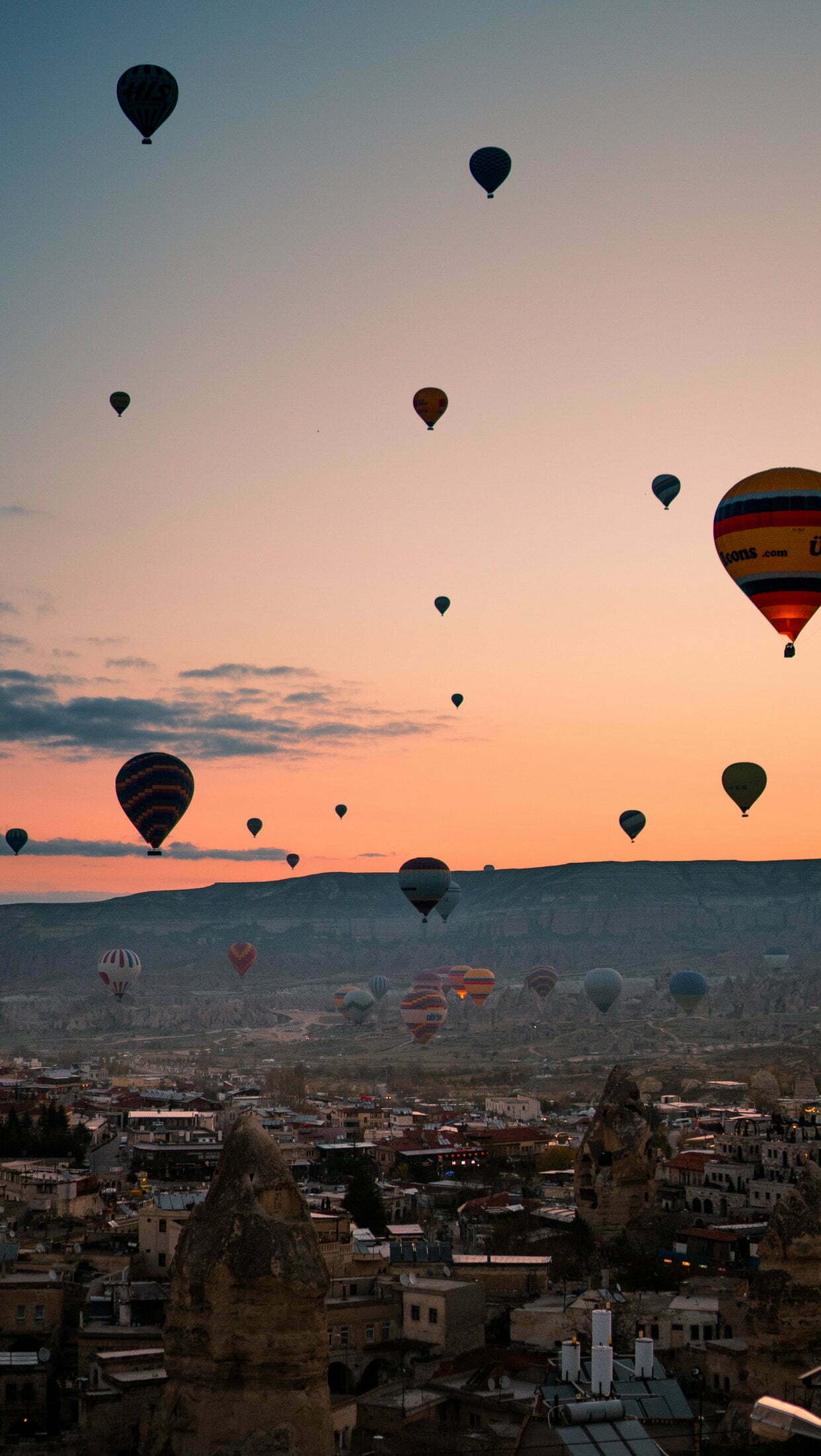 Hot Air Balloons In Sky Wallpapers