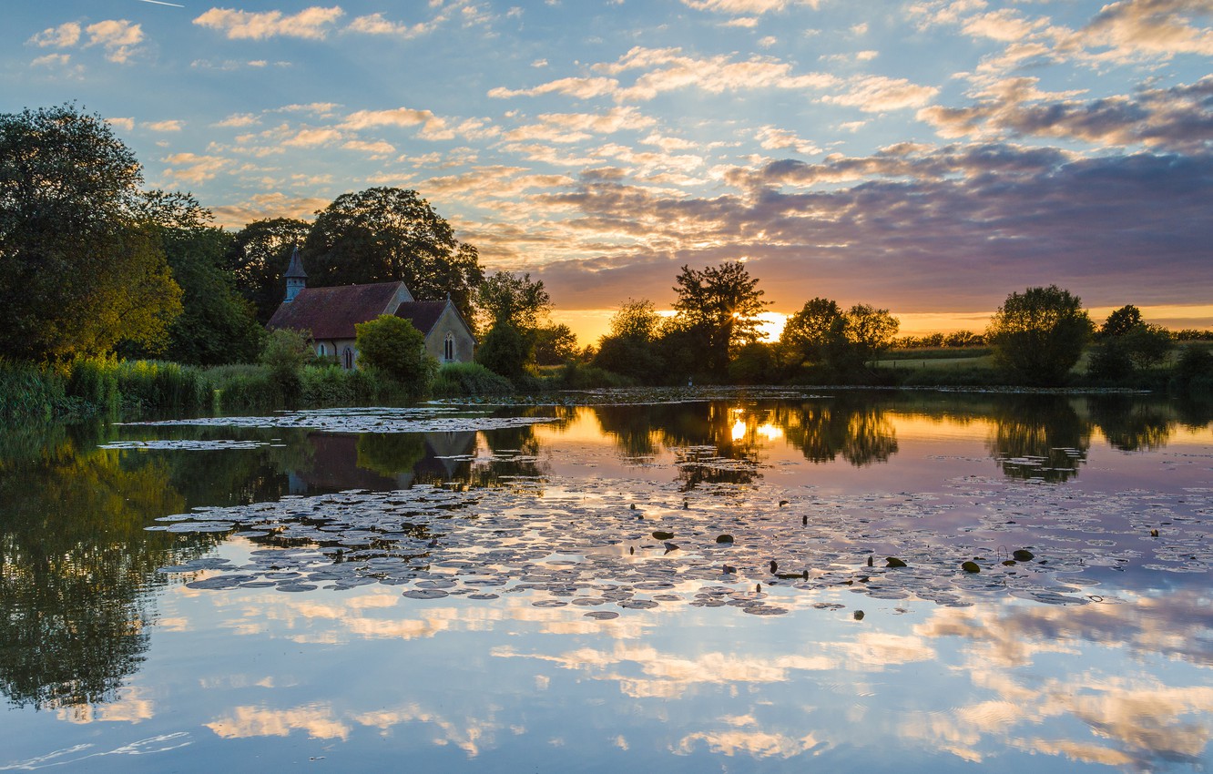 House Reflected In The Lake Wallpapers