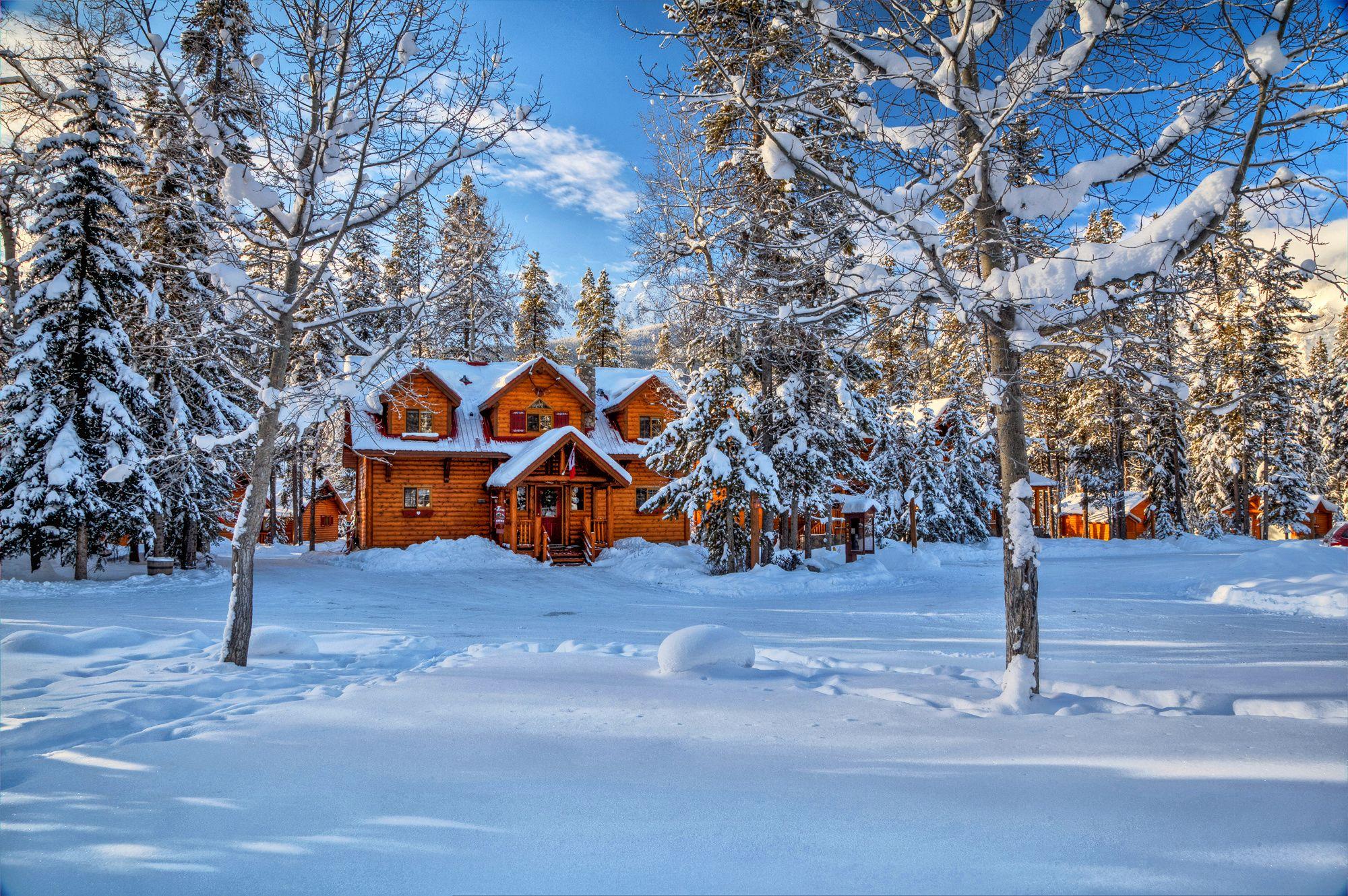 Houses In Winter Wallpapers