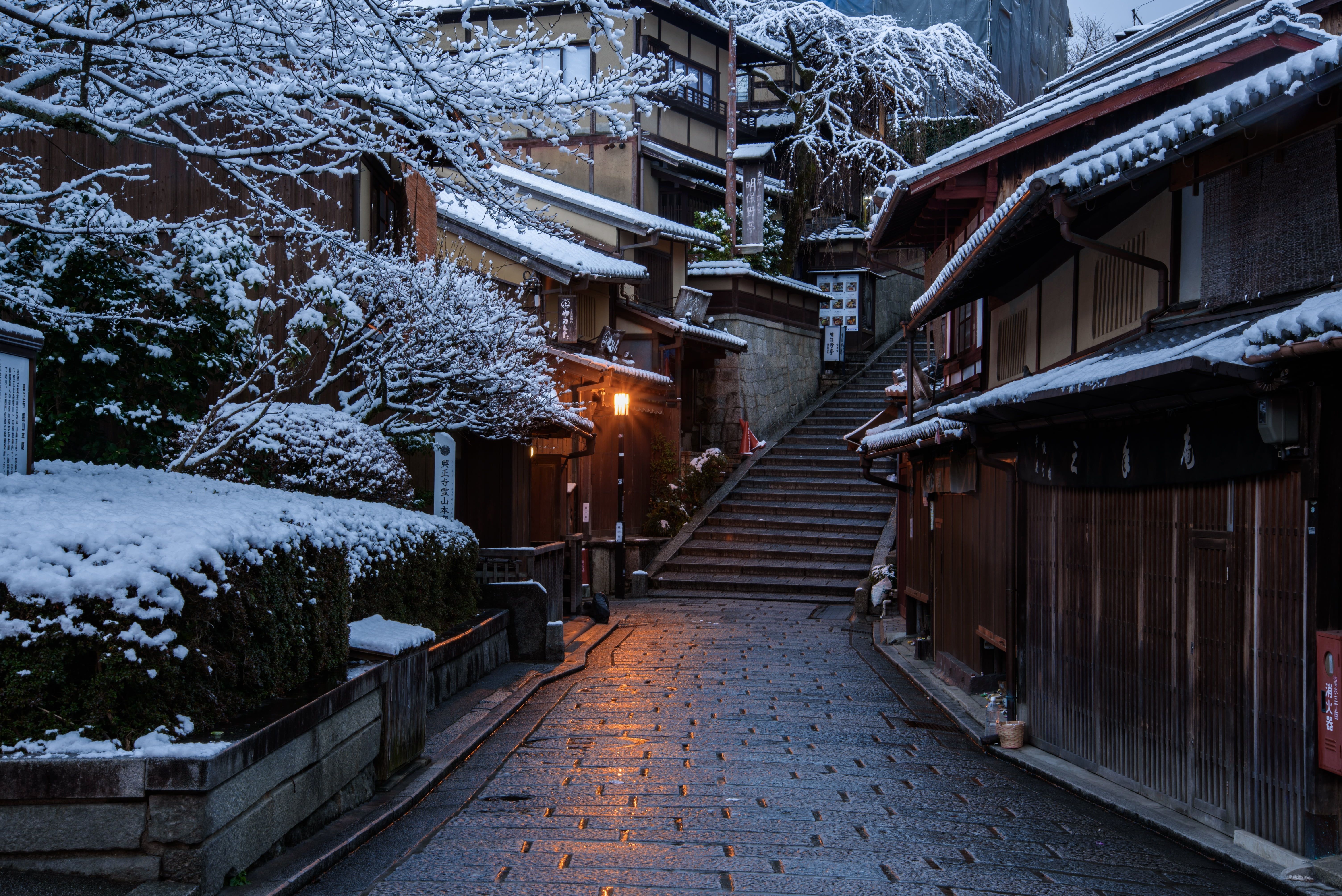 Houses In Winter Wallpapers