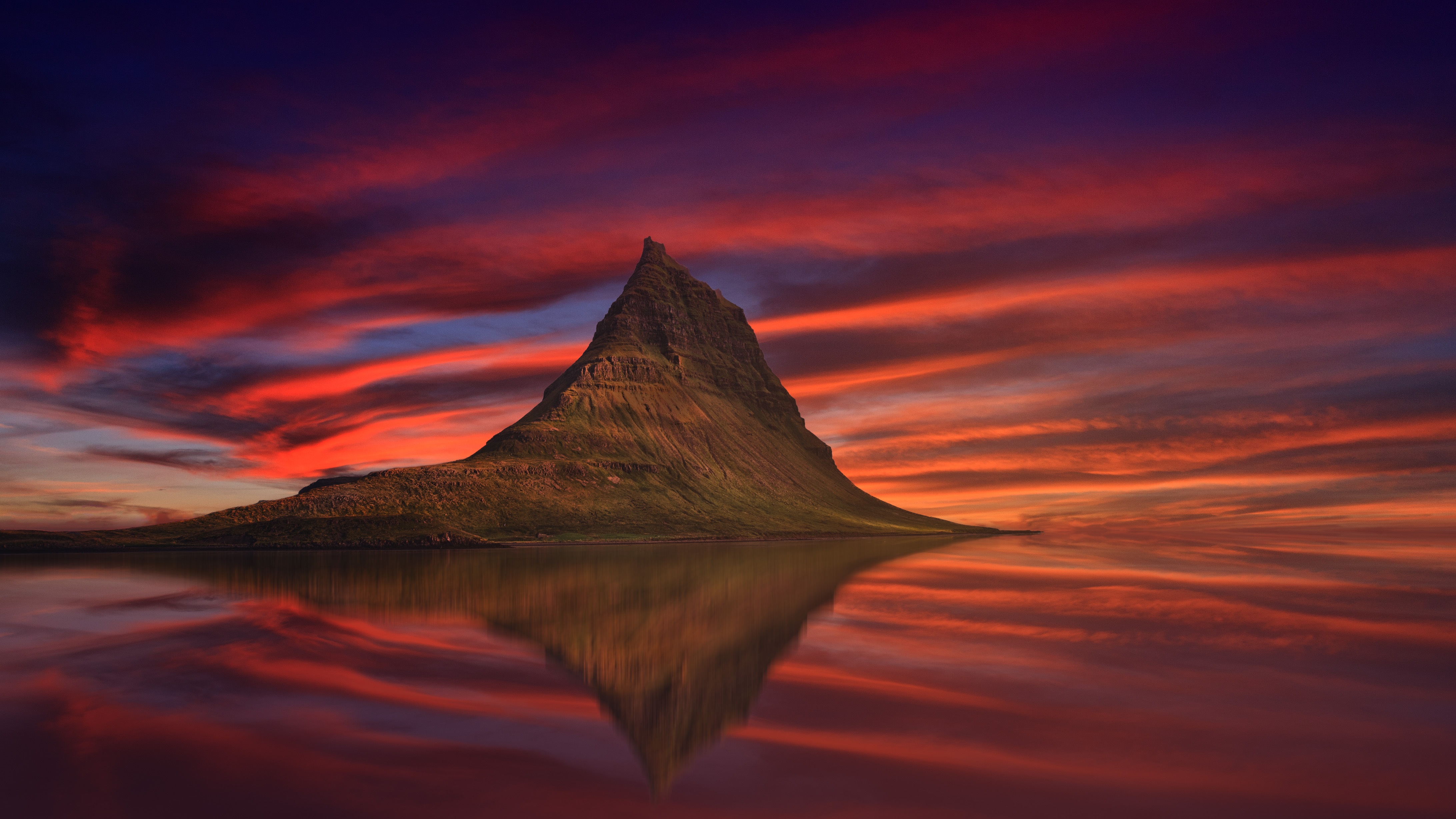 Kirkjufell Wallpapers