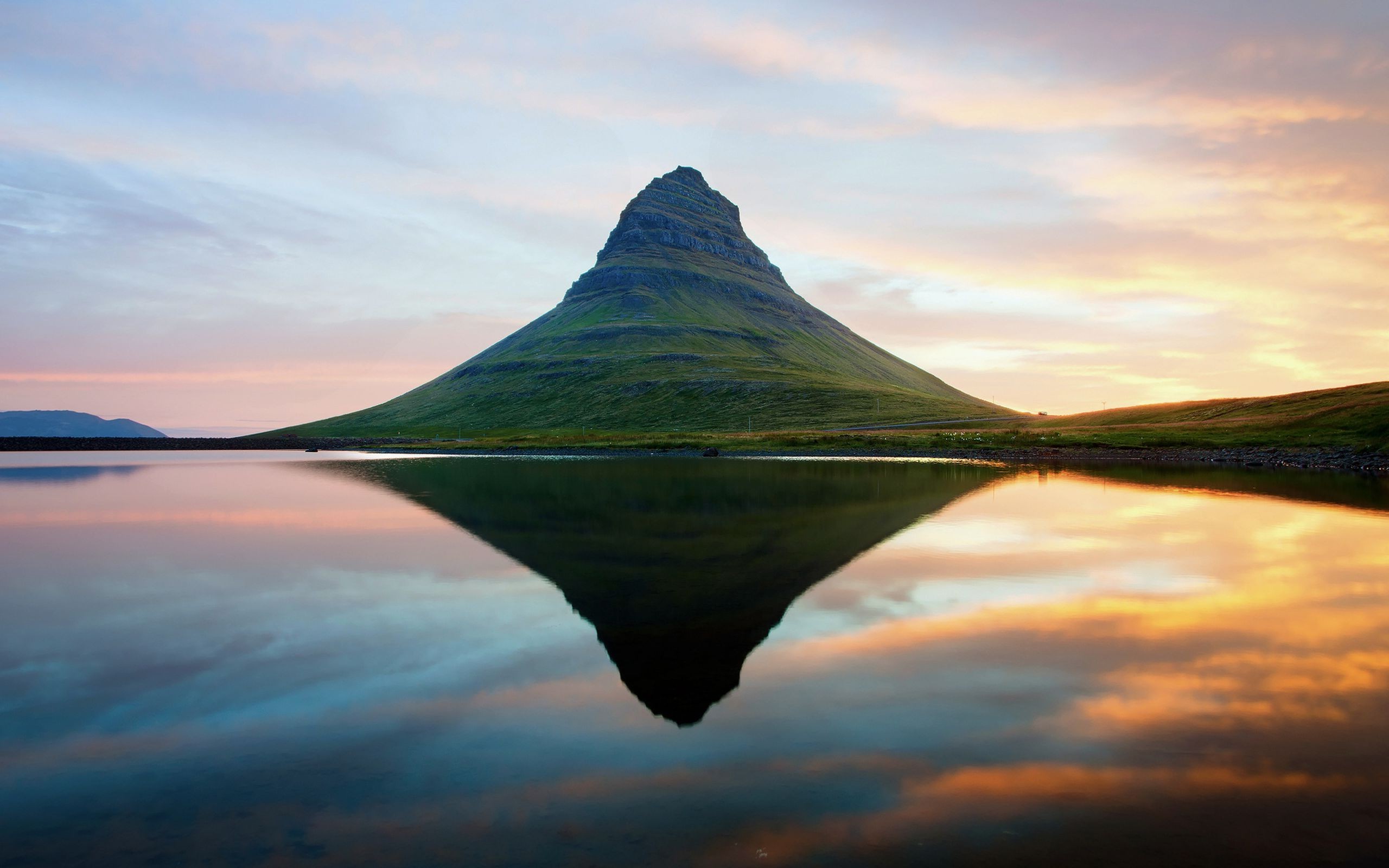 Kirkjufell Wallpapers