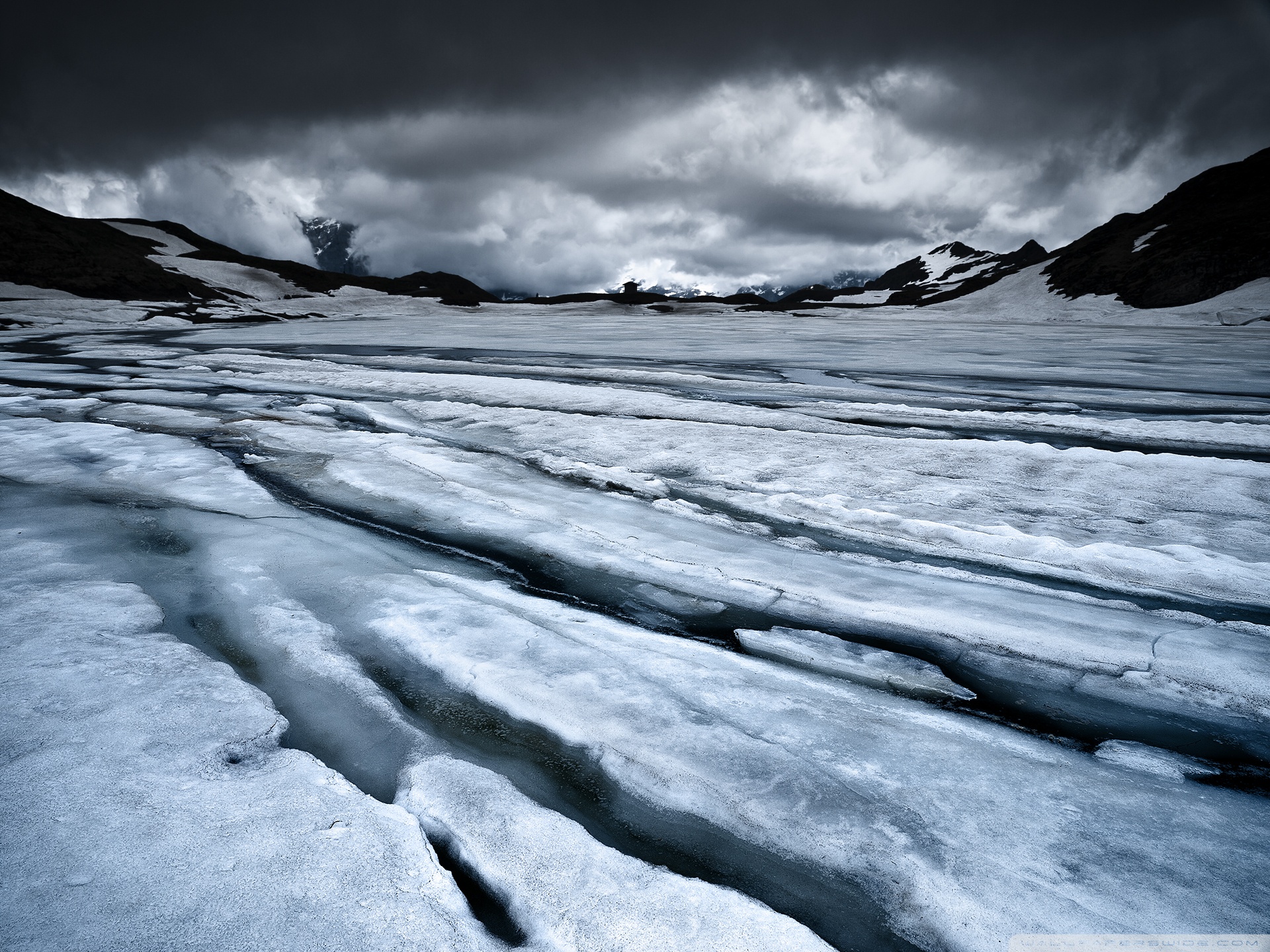 Lake Bachalpsee Wallpapers