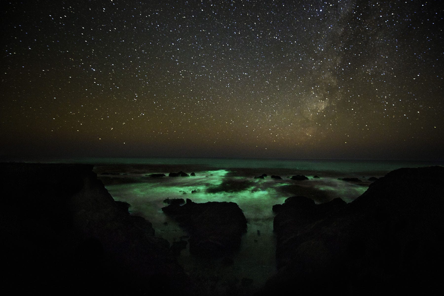 Milky Way Over The Bowling Ball Beach Wallpapers