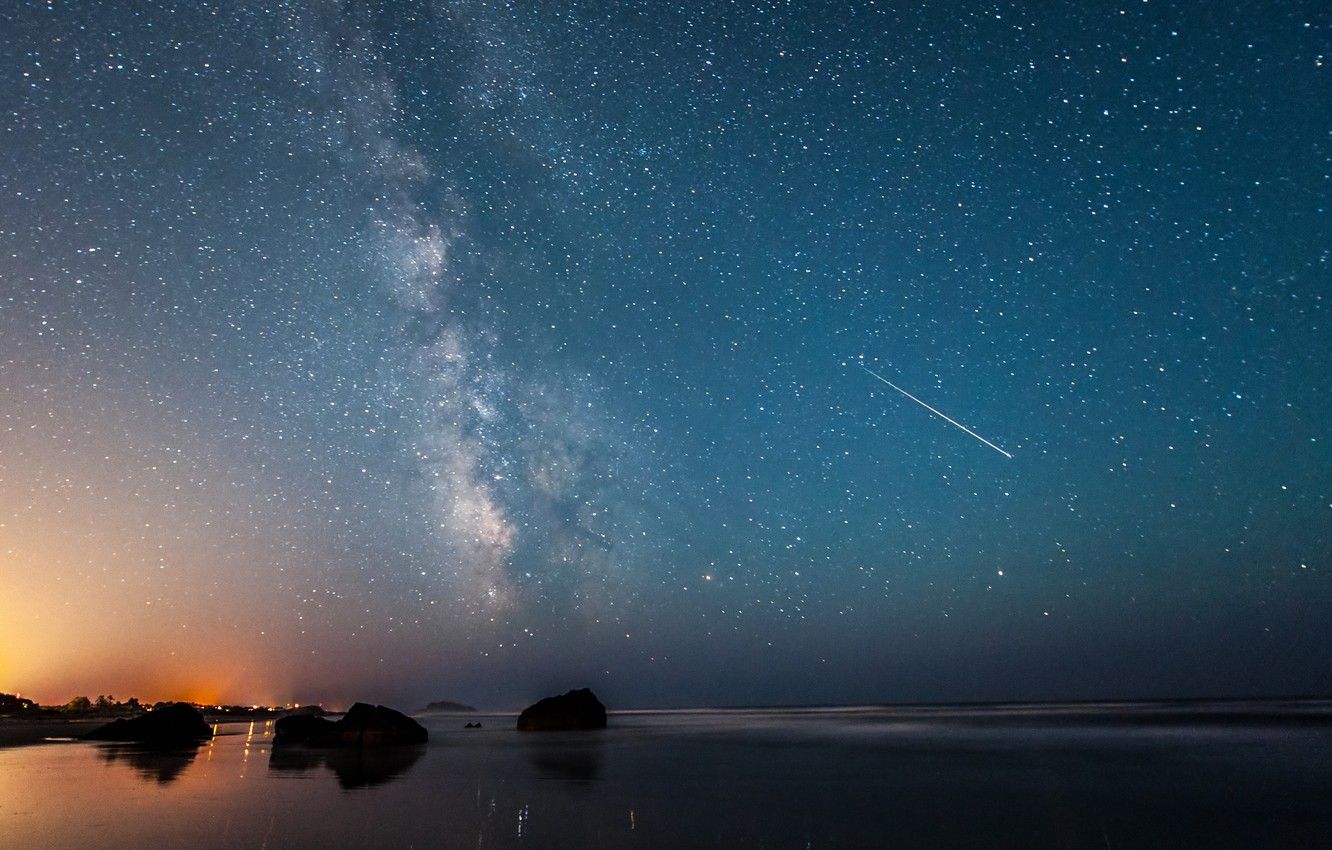 Milky Way Over The Bowling Ball Beach Wallpapers