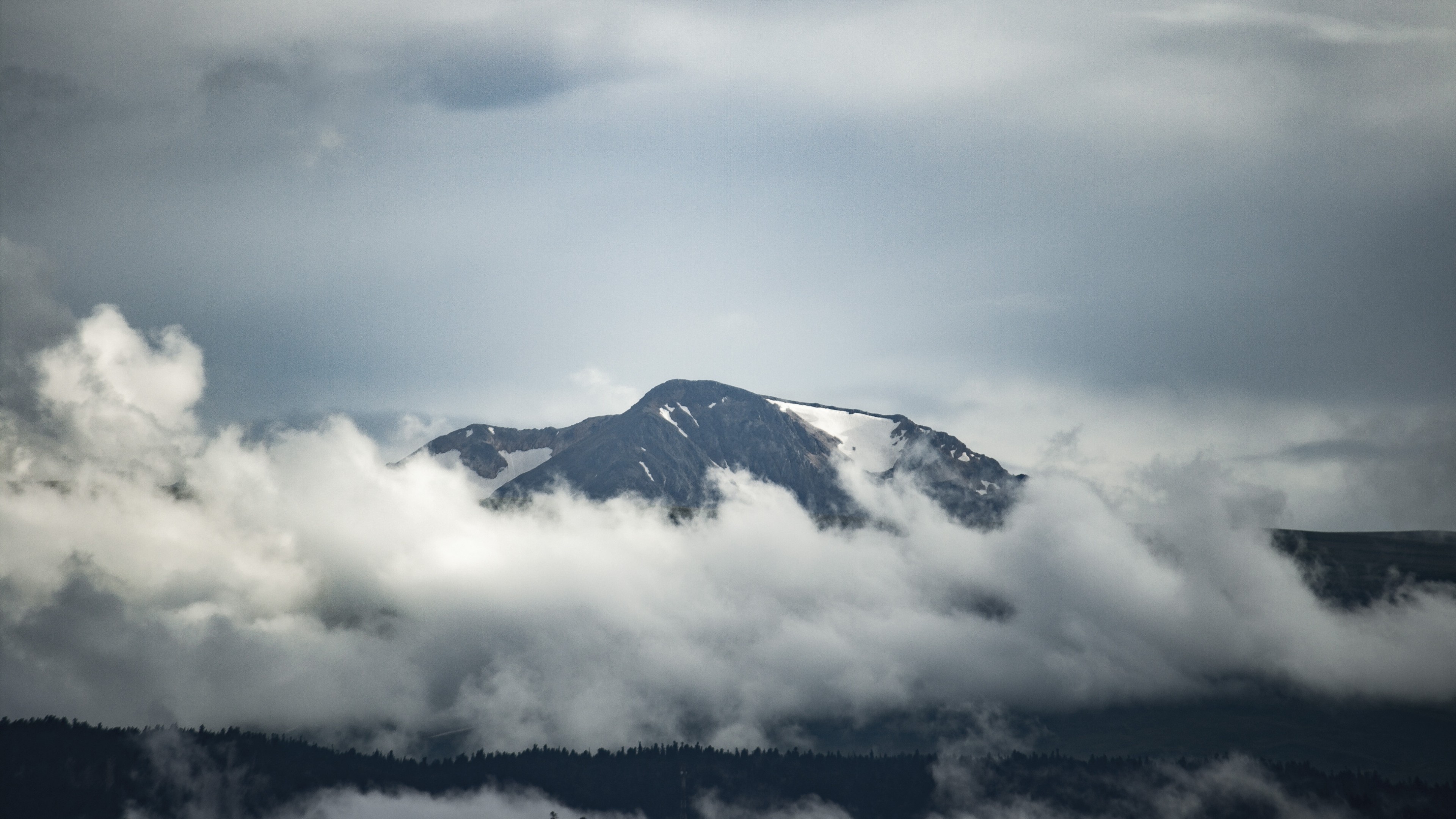 Mountain In The Clouds Wallpapers