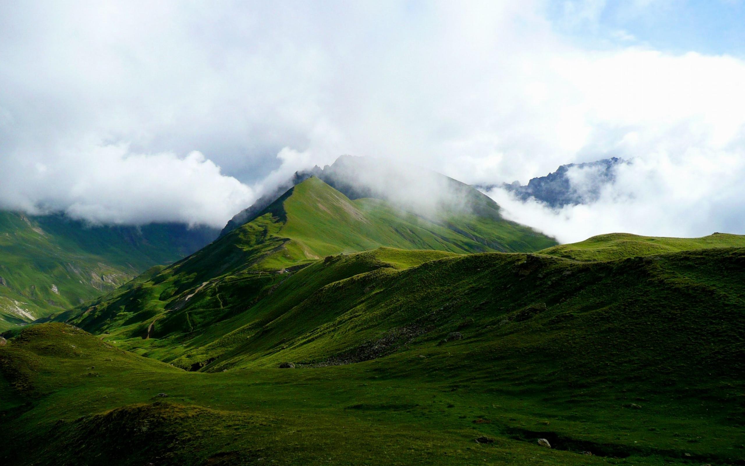 Mountain In The Clouds Wallpapers