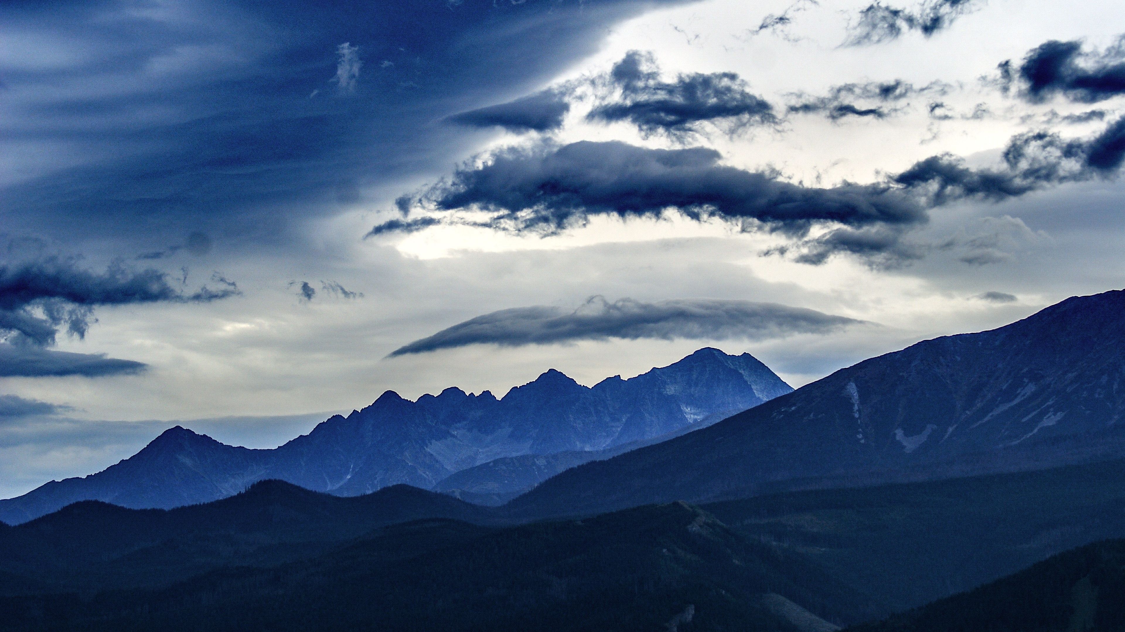 Mountains Over Cloud Wallpapers