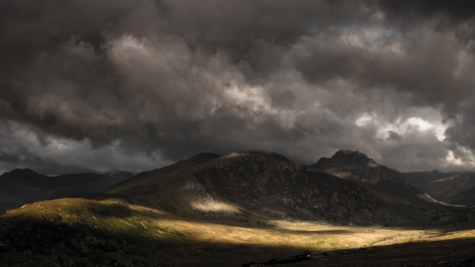 Mountains Over Cloud Wallpapers