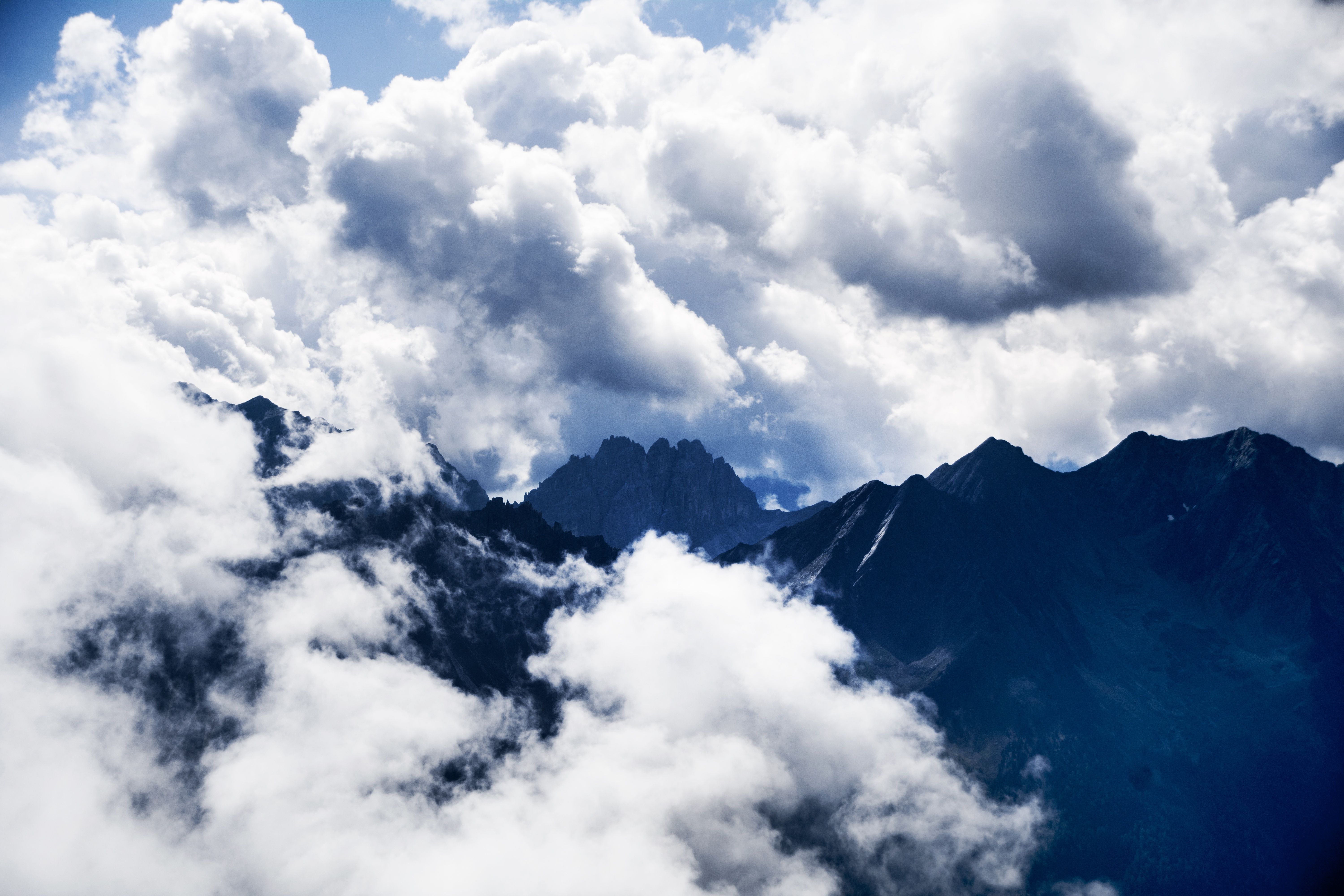 Mountains Over Cloud Wallpapers