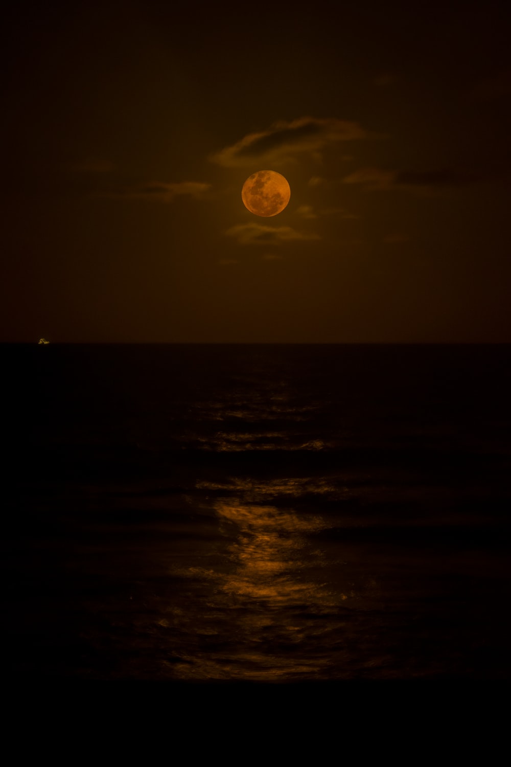 Ocean During Nighttime With Moon Wallpapers