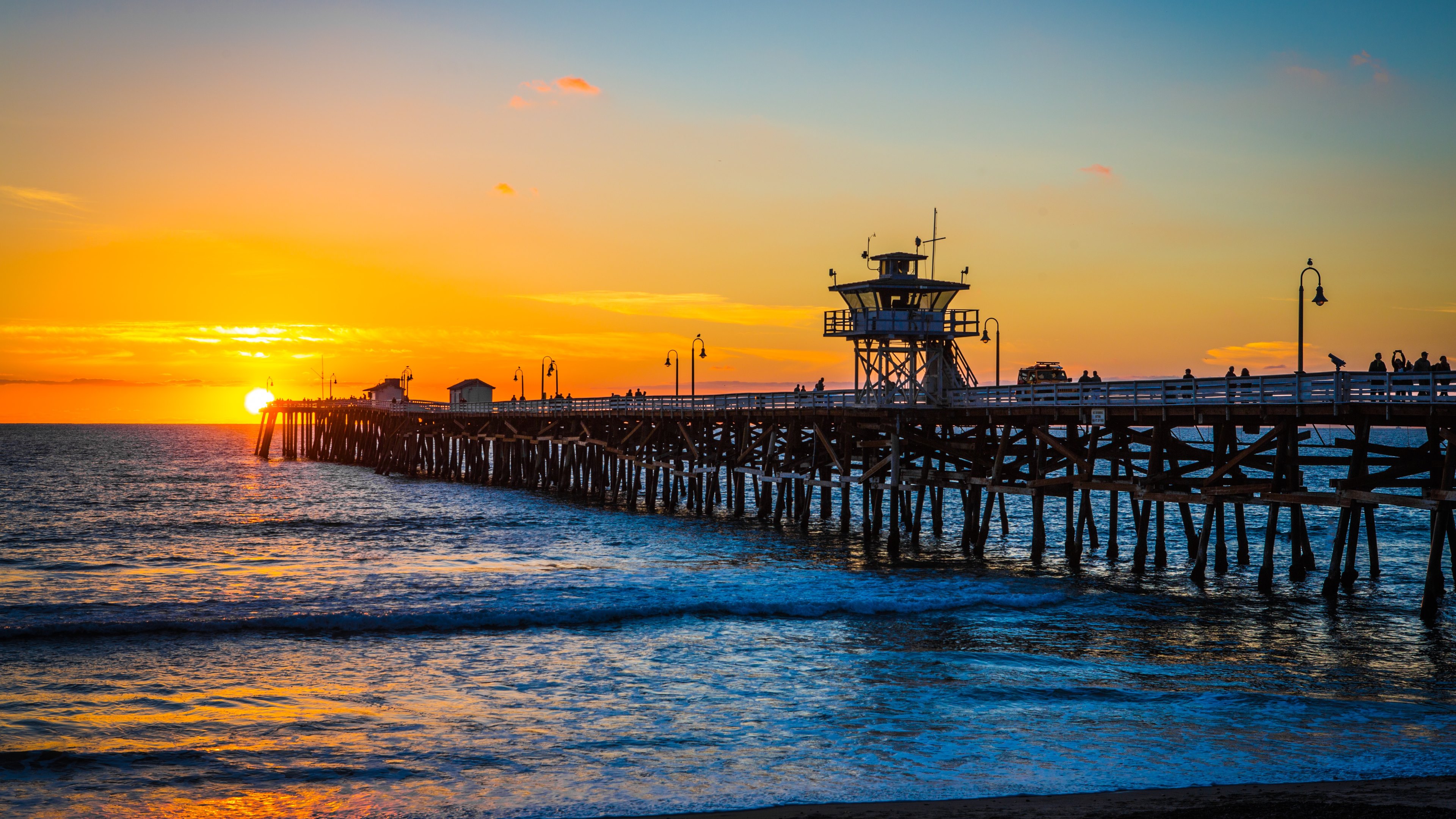 Pier 4K Sunset Wallpapers