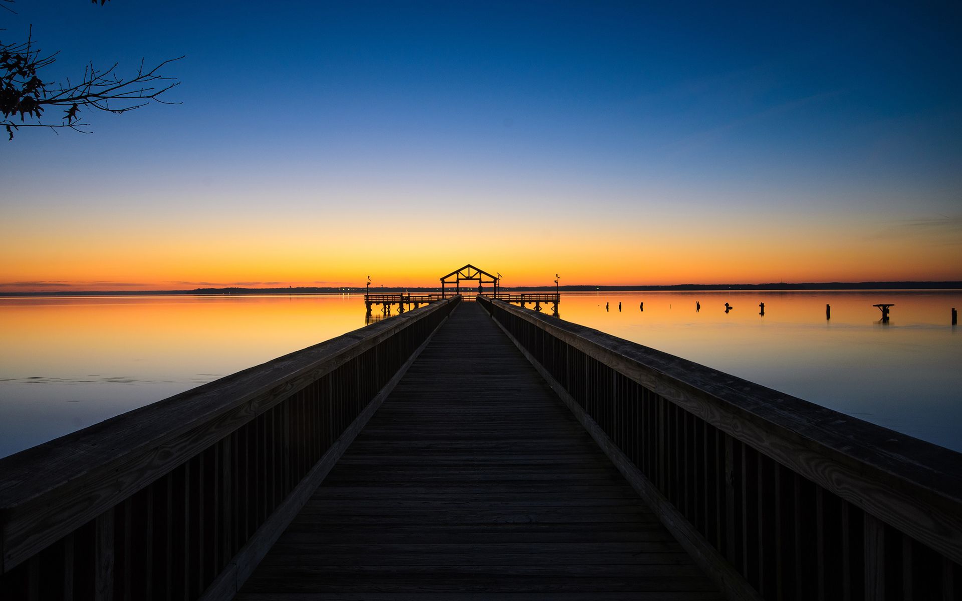 Pier 4K Sunset Wallpapers