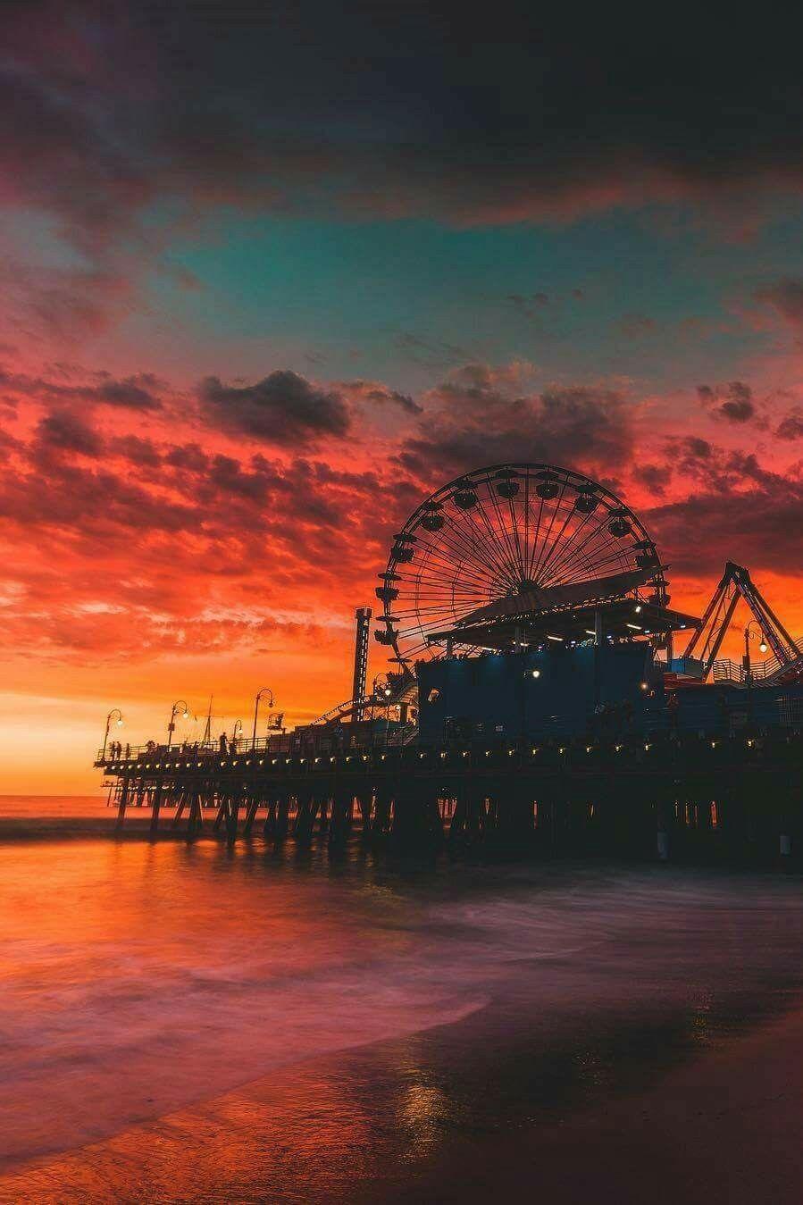 Pier 4K Sunset Wallpapers