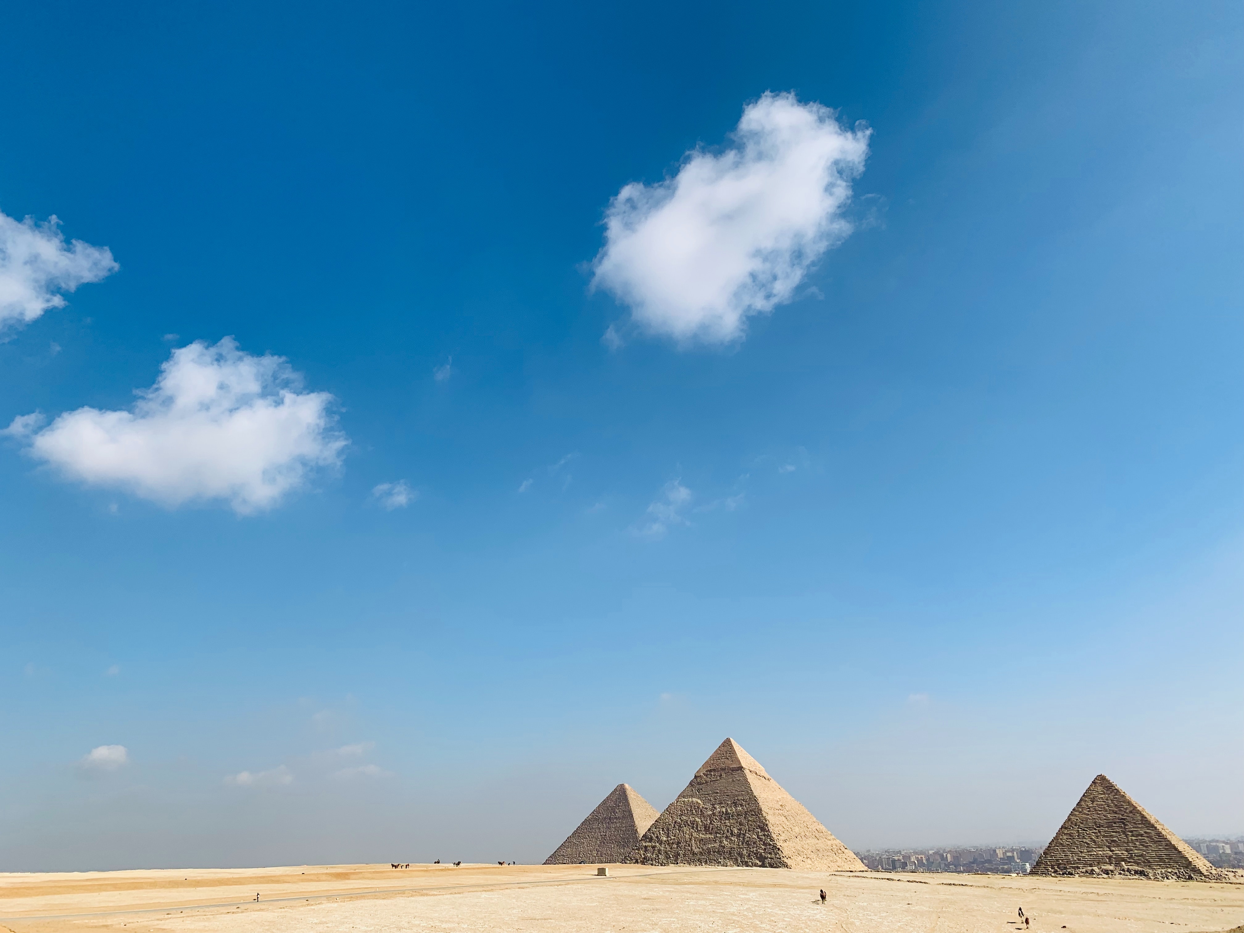 Pyramid In Desert Wallpapers