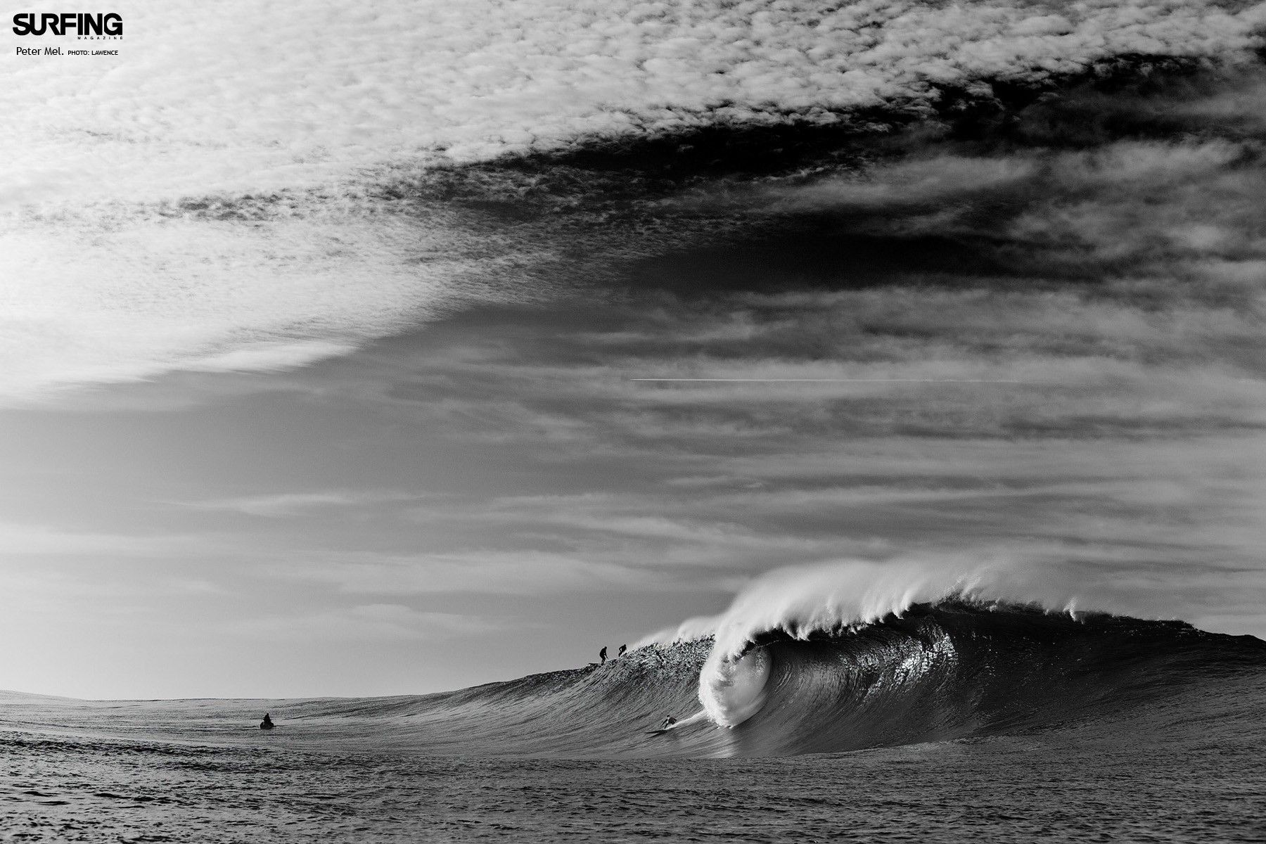 Sea With Big Waves Monochrome Wallpapers