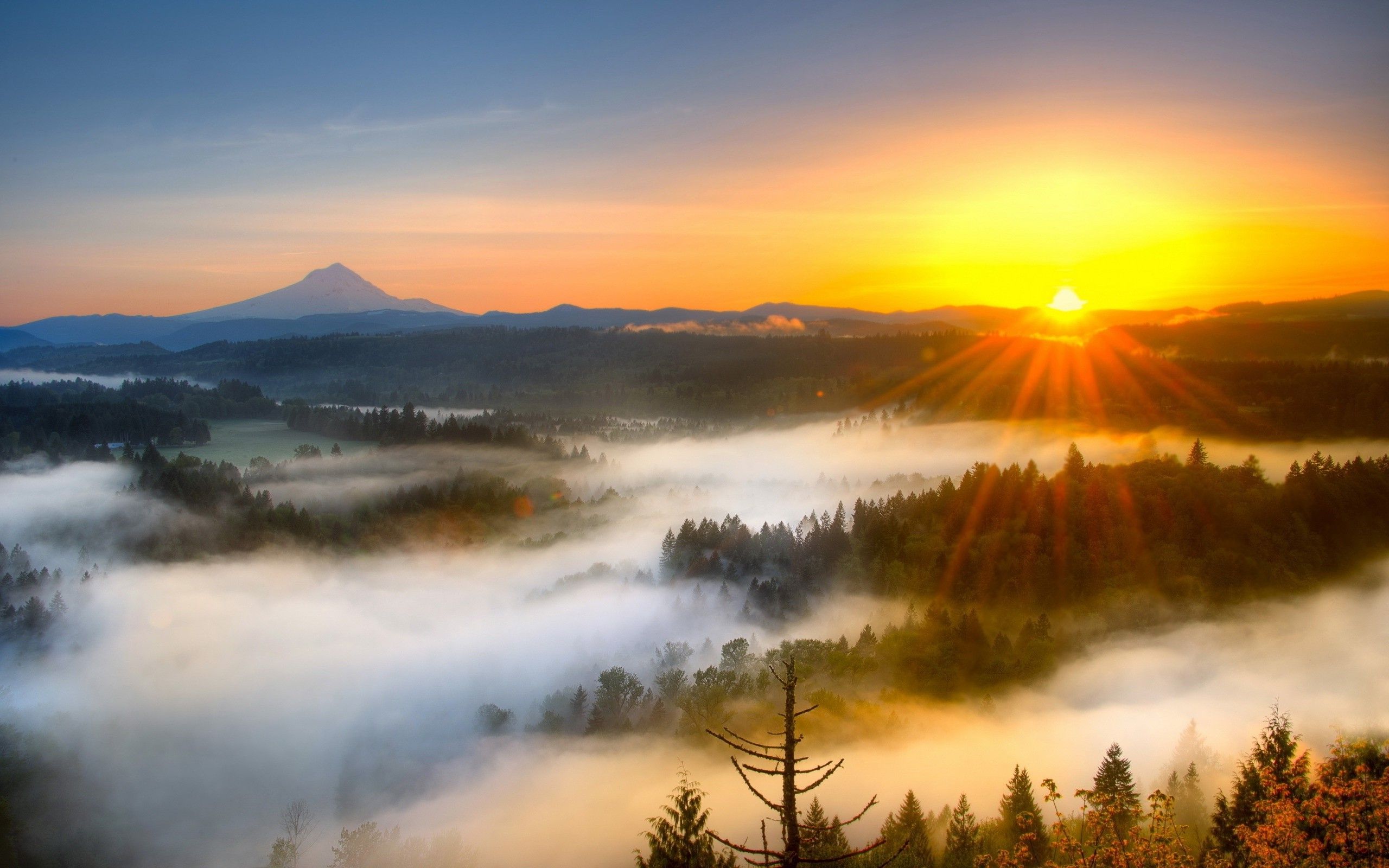 Start Of Sunrises Over Mountains Wallpapers