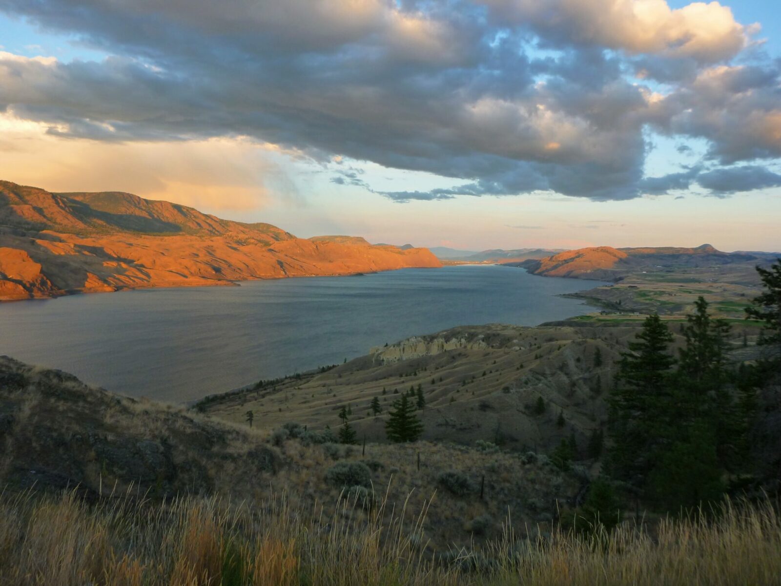 Sunrise Over Kamloops Lake Wallpapers