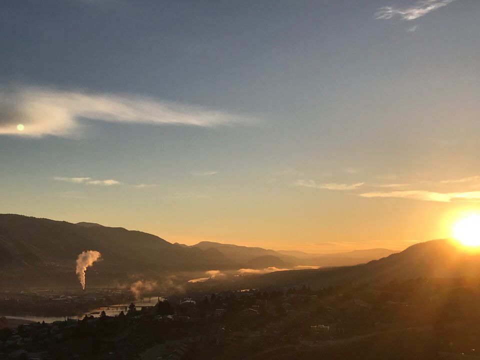 Sunrise Over Kamloops Lake Wallpapers