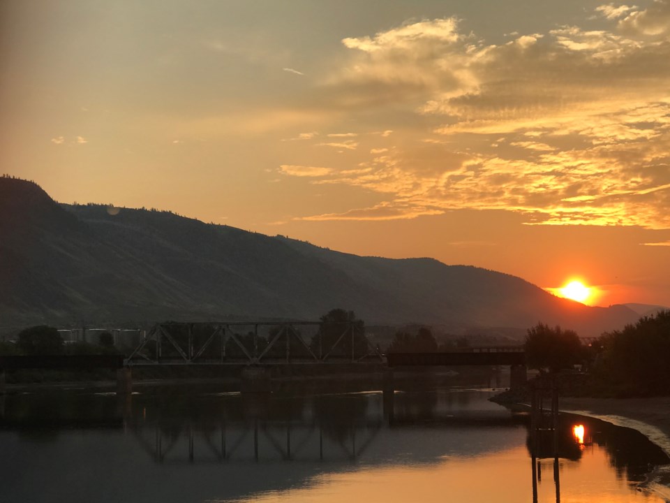 Sunrise Over Kamloops Lake Wallpapers