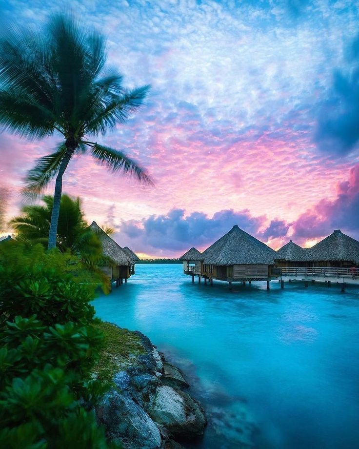 Sunset In Island Huts Wallpapers
