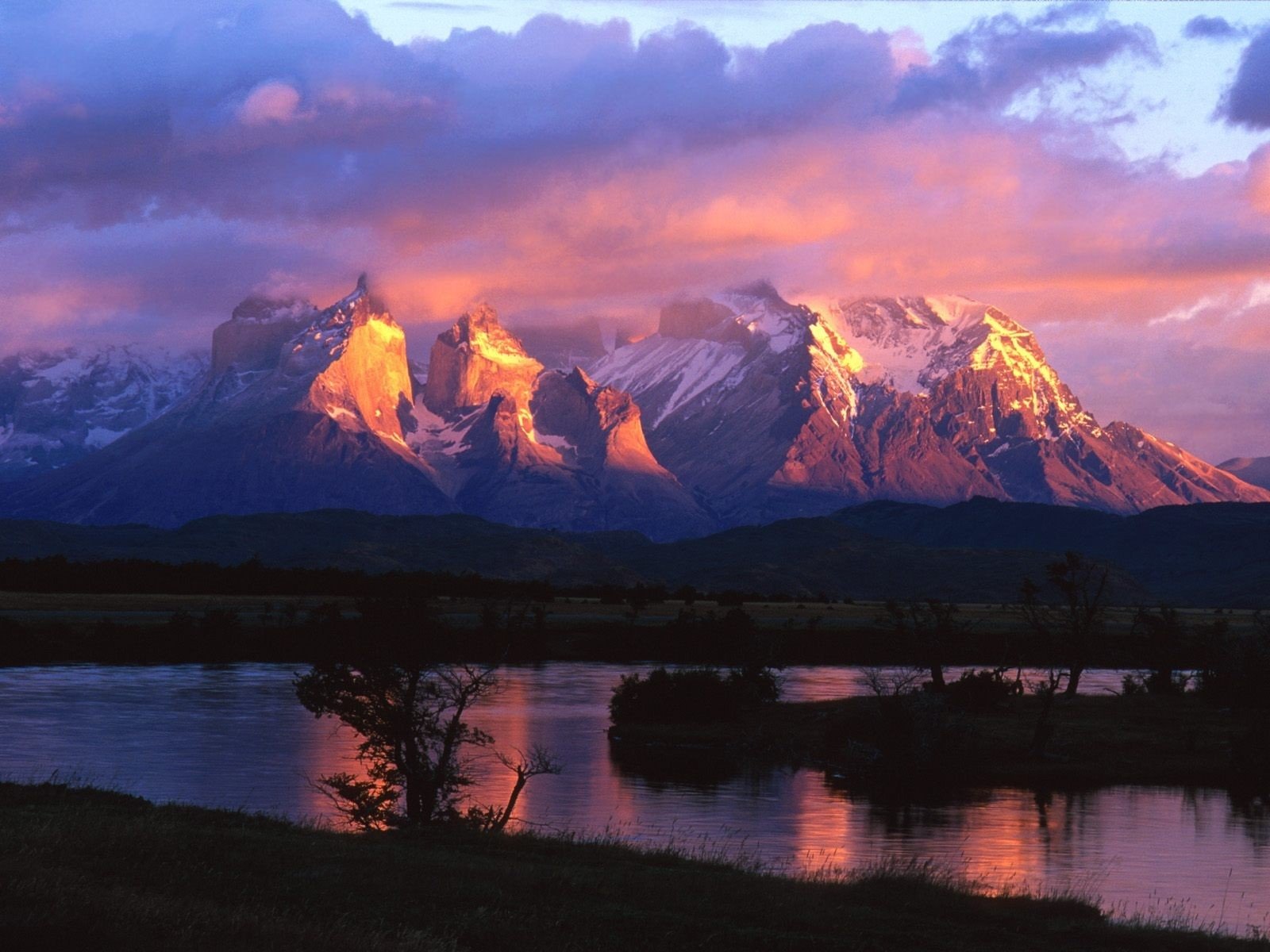 Torres Del Paine Mountains Lake In Chile Wallpapers