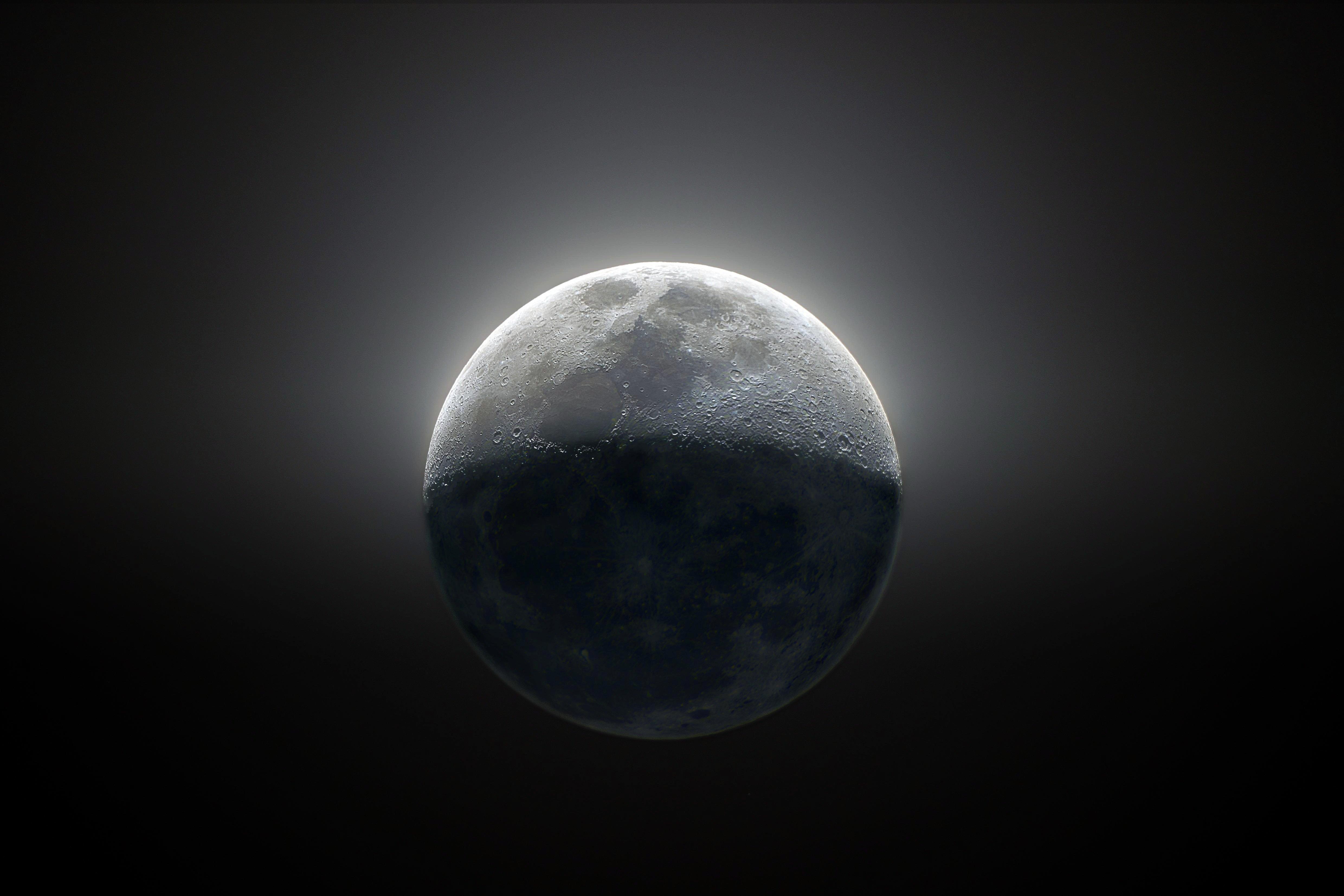 Wobble Moon 4K Wallpapers