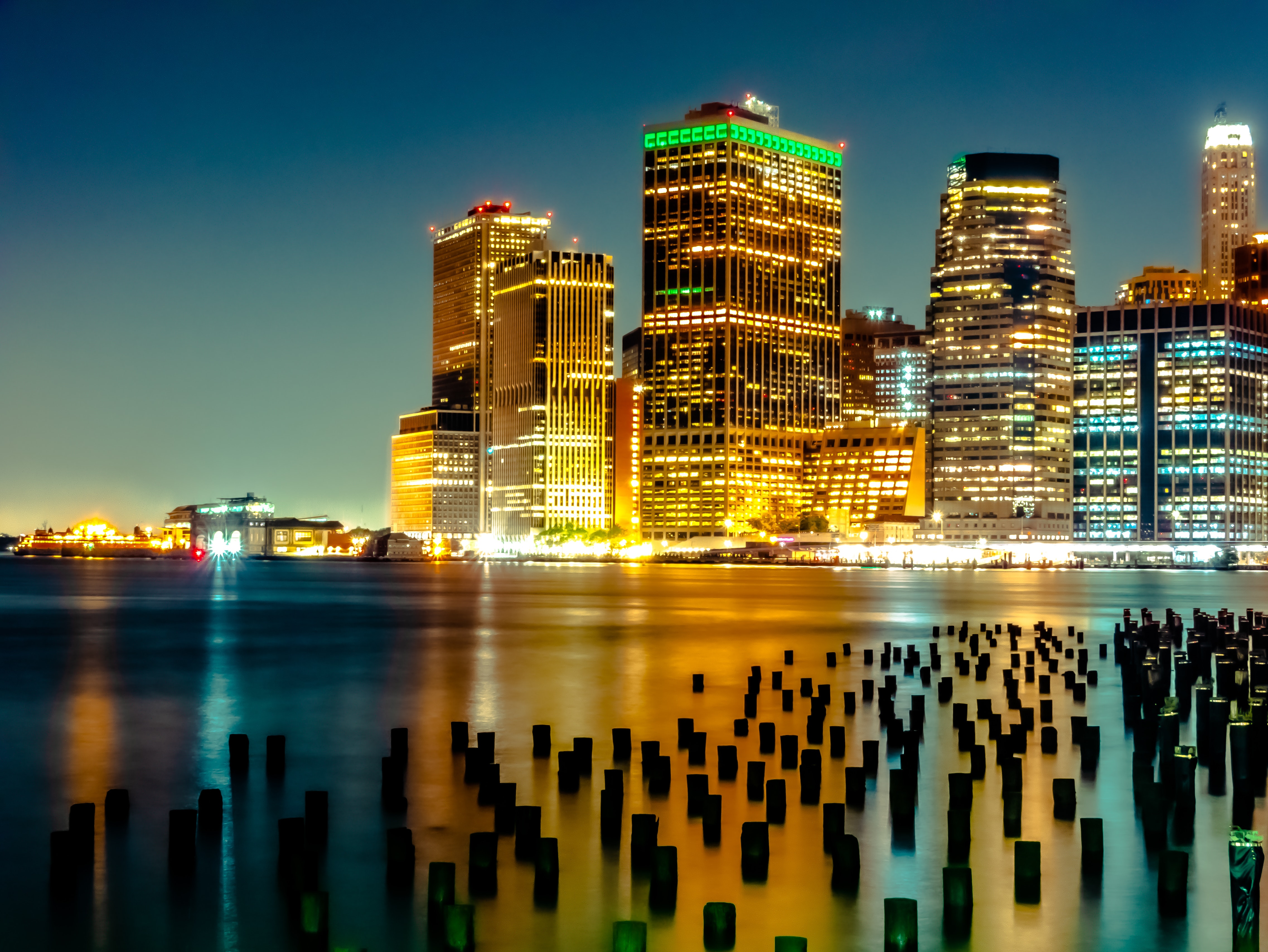 4K Cityscape Buildings Cool River Reflection Wallpapers